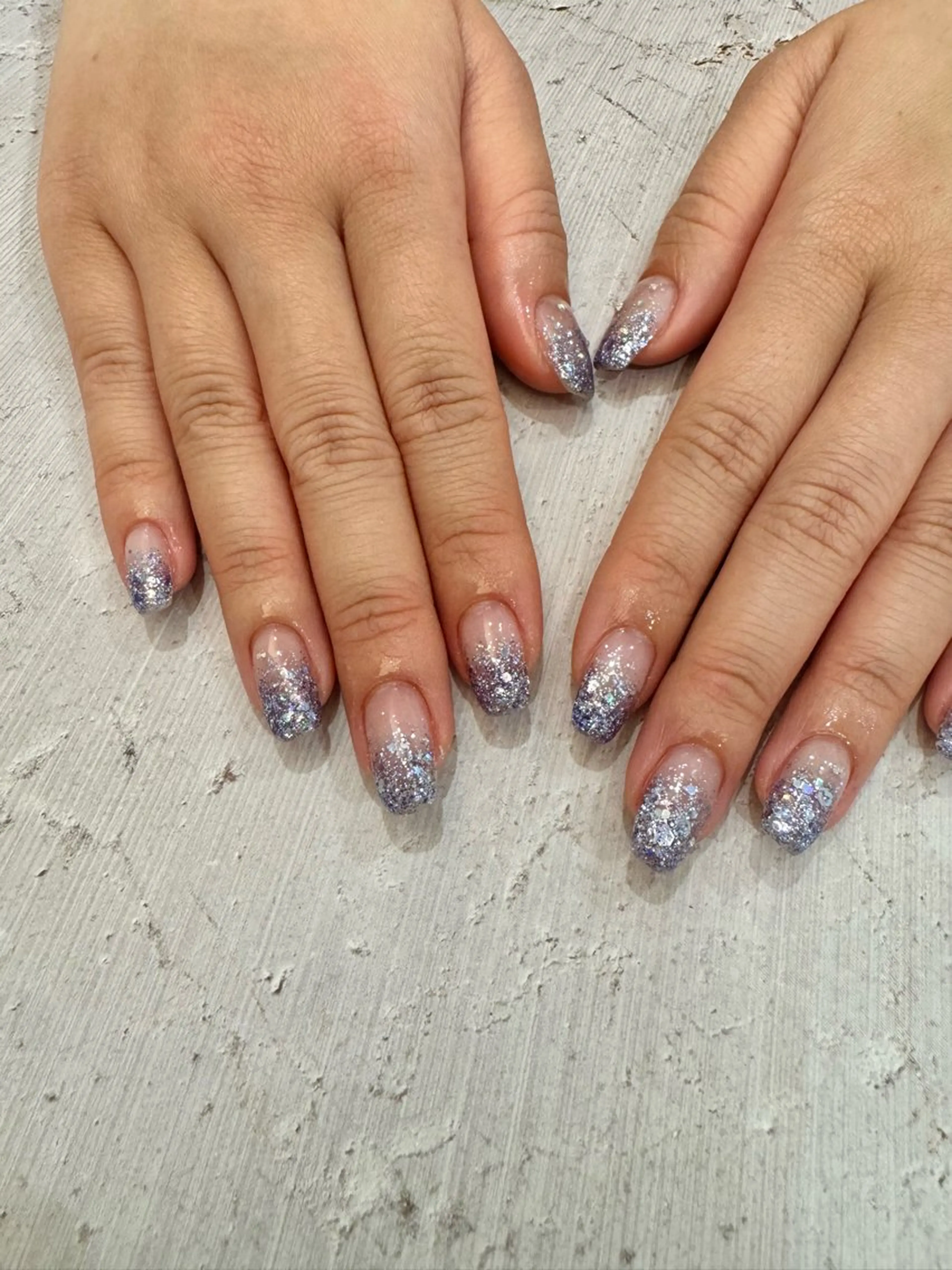 ネイル グラデーション ラメ(グリッター) ラメグラデーション ストーンネイル To... MAOの眉毛・アイブロウイメージ