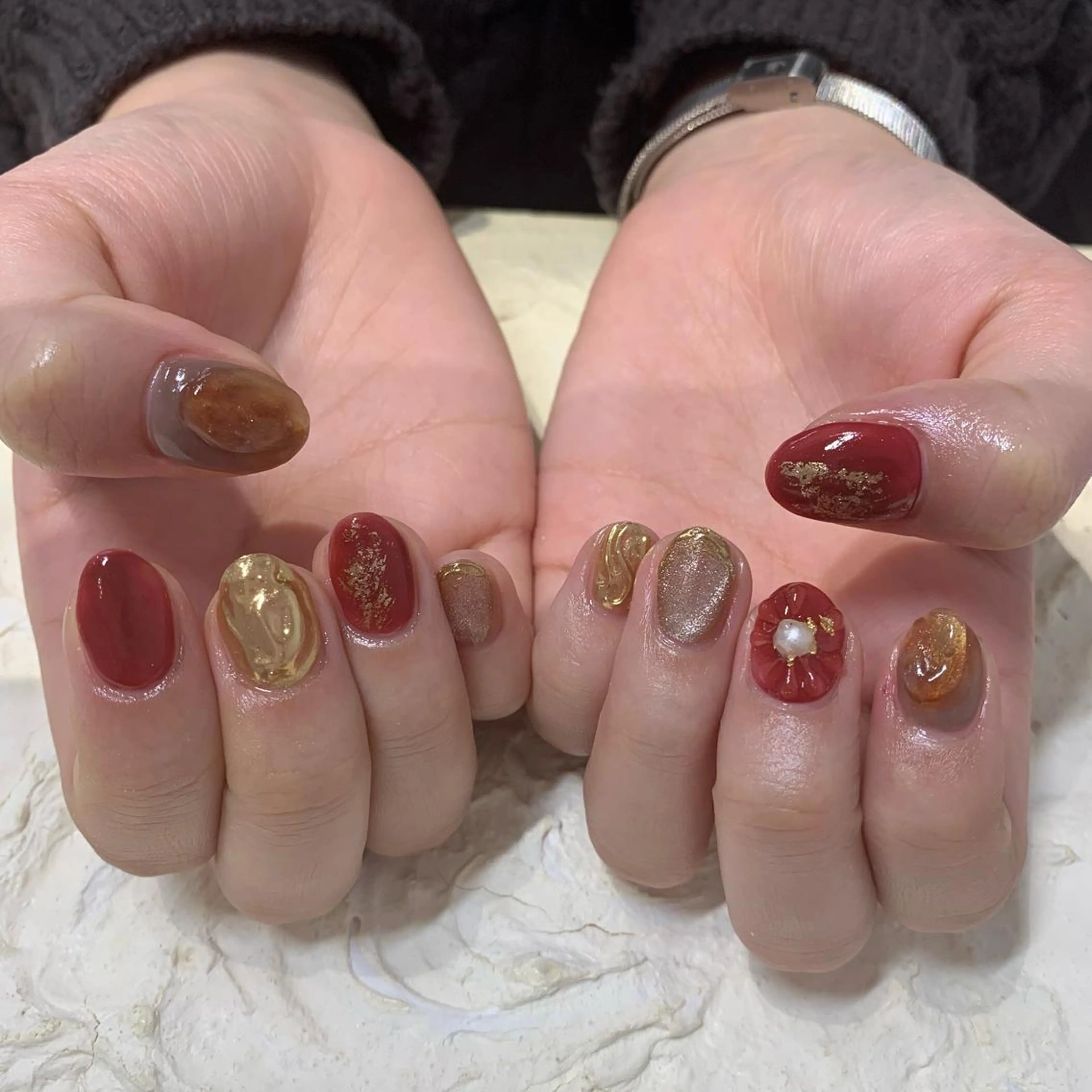 ネイル 成人式 マキノ ユイのネイルデザイン