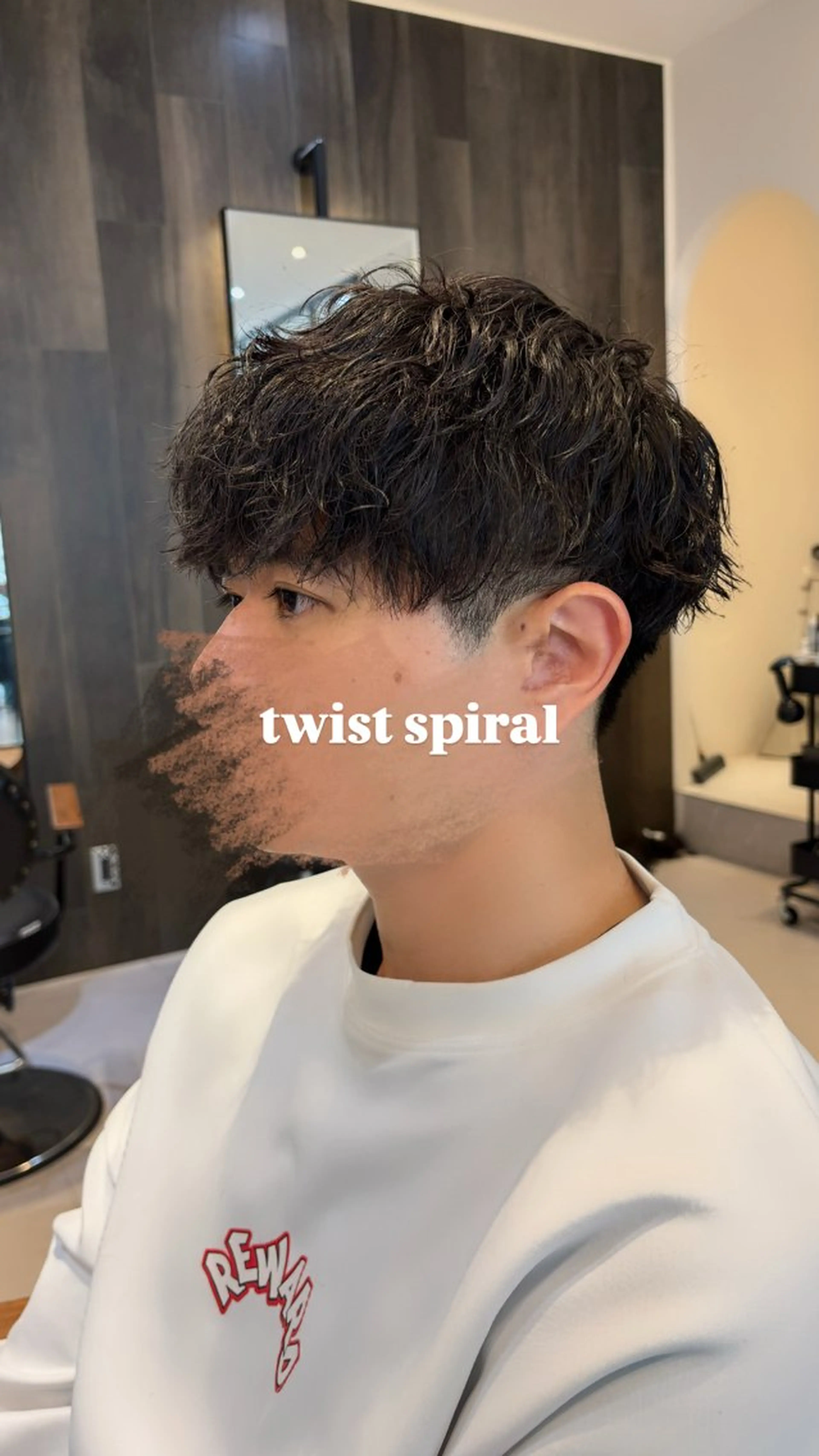 パーマ メンズ メンズパーマ ツイストスパイラルパーマ スパイラルパーマ カット パーマ メンズ/縮毛矯正 髪質改善カラー/りなのヘアスタイル