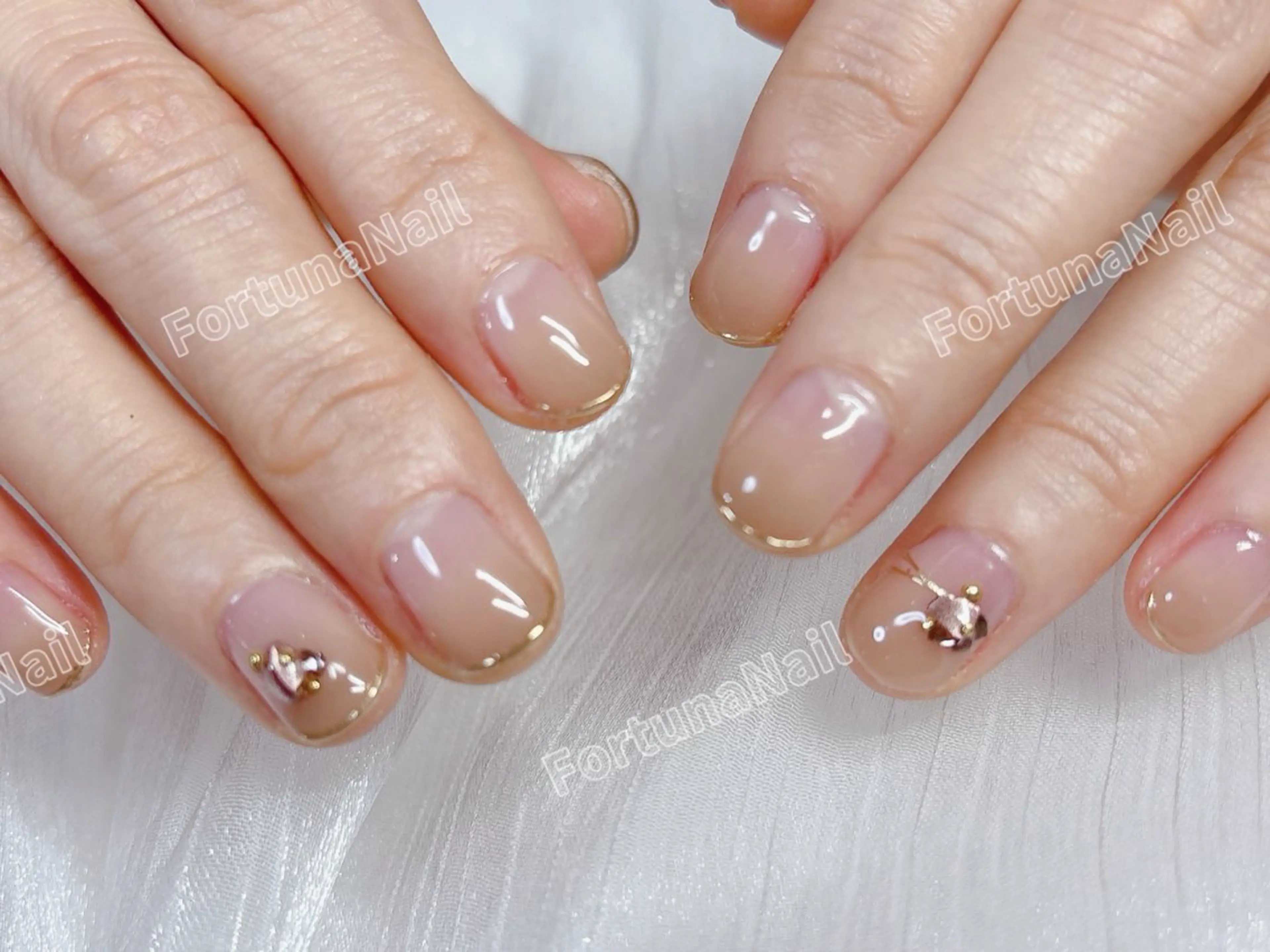 ネイル フレンチネイル グラデーション ミラーネイル ハンドネイル ハンドケア Nail •Head スパFortunaのネイルデザイン