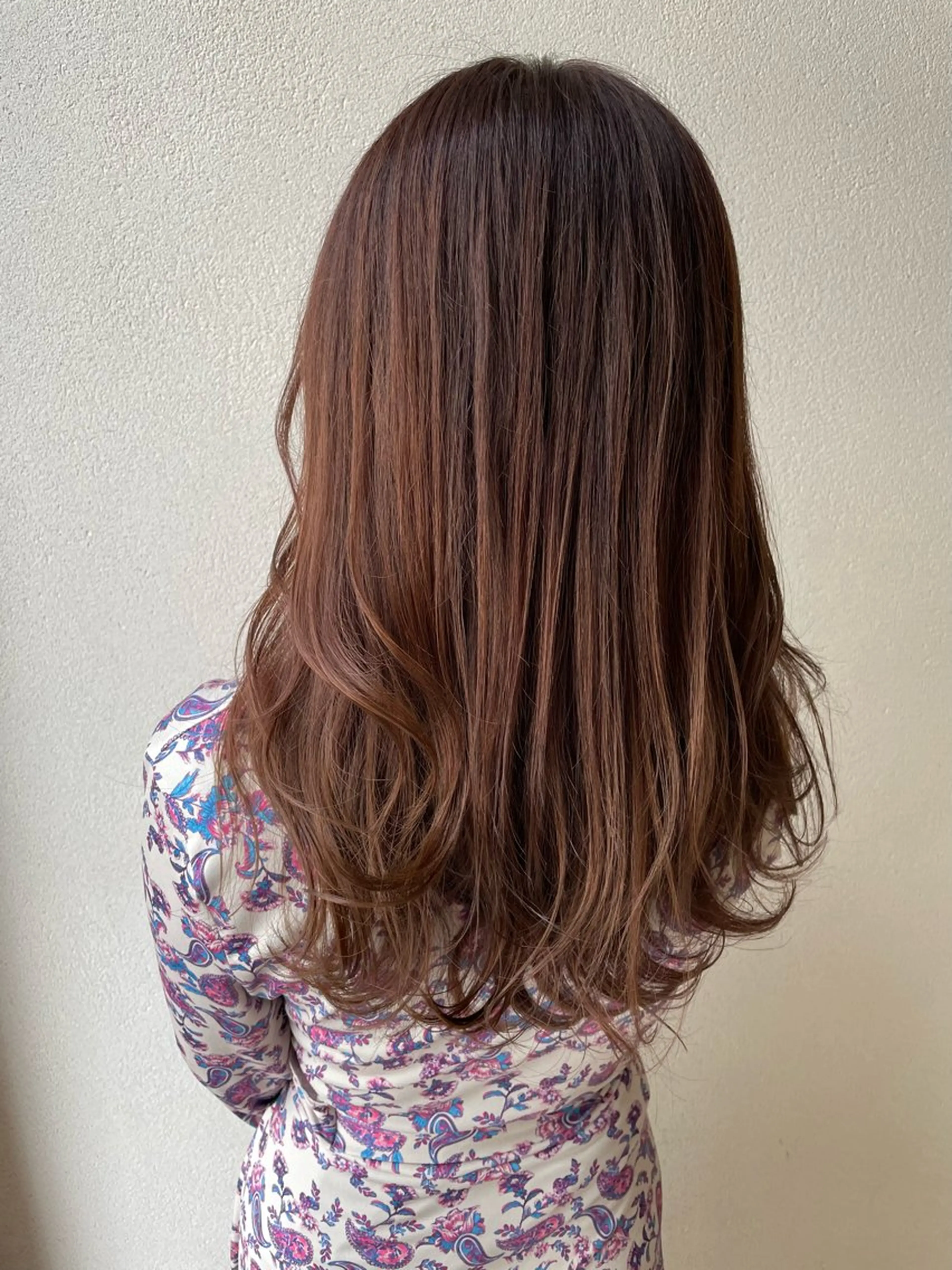 セミロング カラー ブラウンカラー ラベンダーカラー ラベンダーブラウン レイヤーカット 沢田 瞳のヘアスタイル