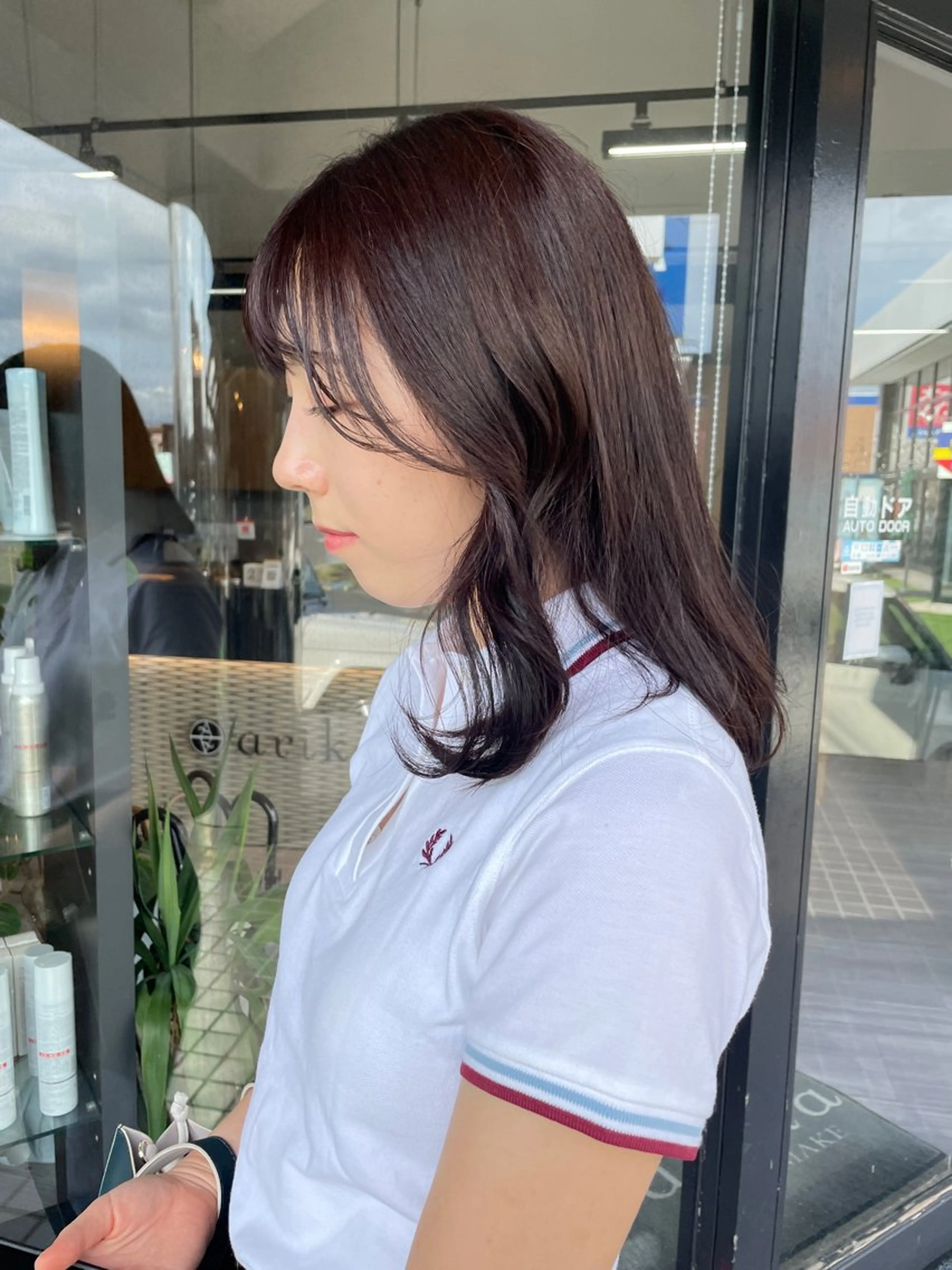 ミディアム レイヤーカット マキノ キョウカのヘアスタイル