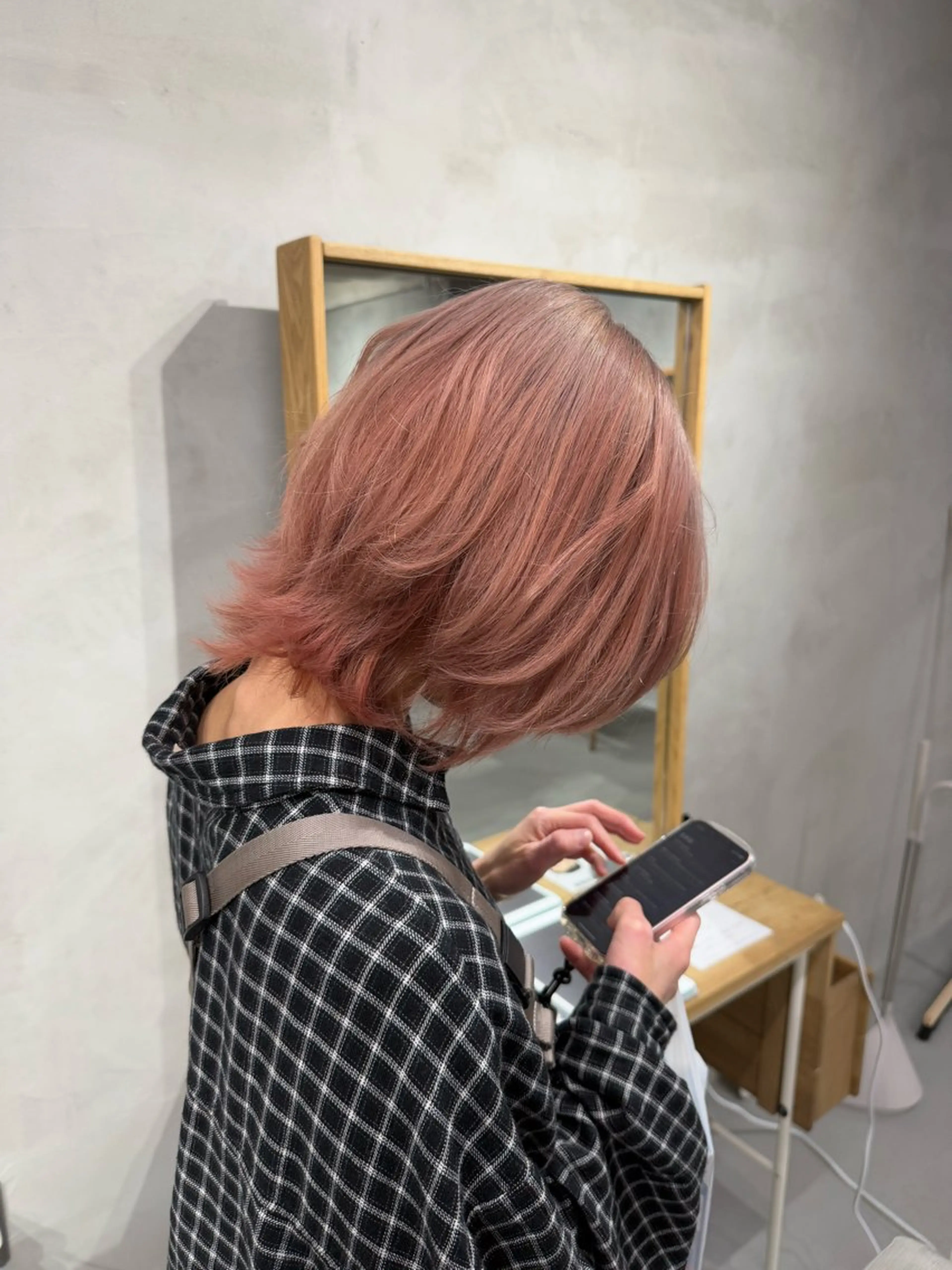 カラー ブリーチ 湯浅 慈園のヘアスタイル