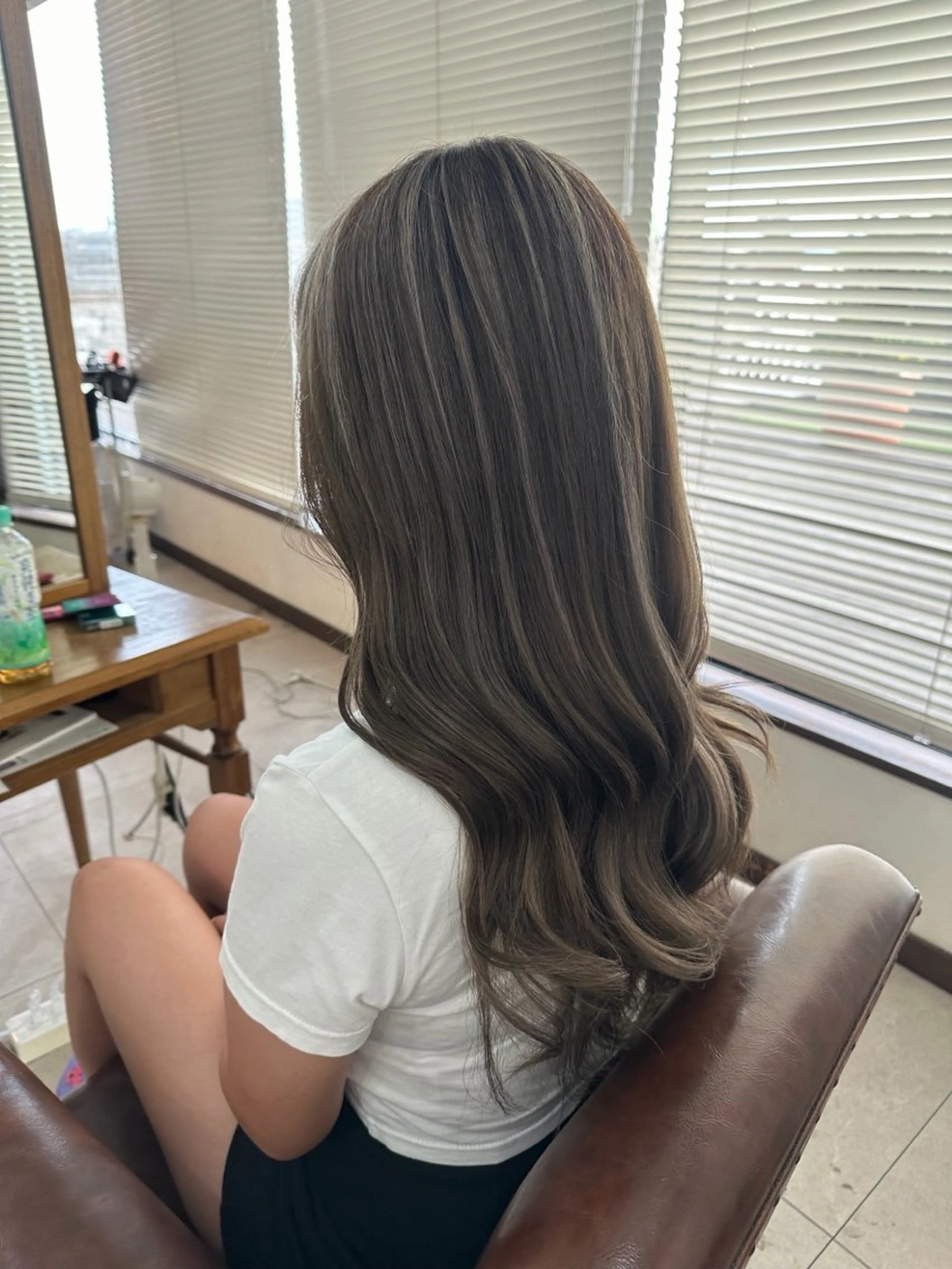 ロング ヘアカラー TIDEHAIR Hanaのヘアスタイル