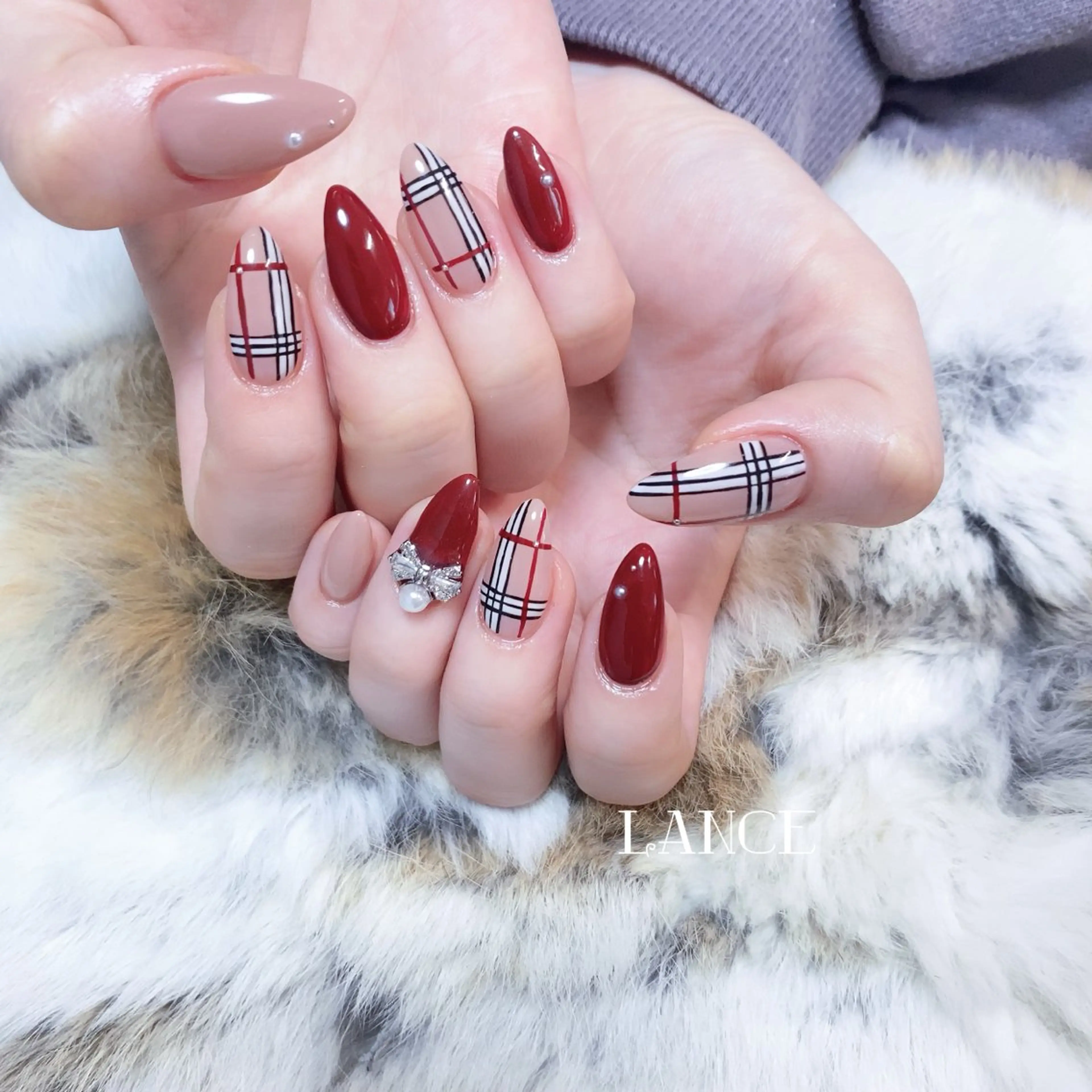 ネイル オーロラネイル フレンチネイル キラキラネイル ニュアンスネイル ピンク ハンドネイル Lance nailのネイルデザイン