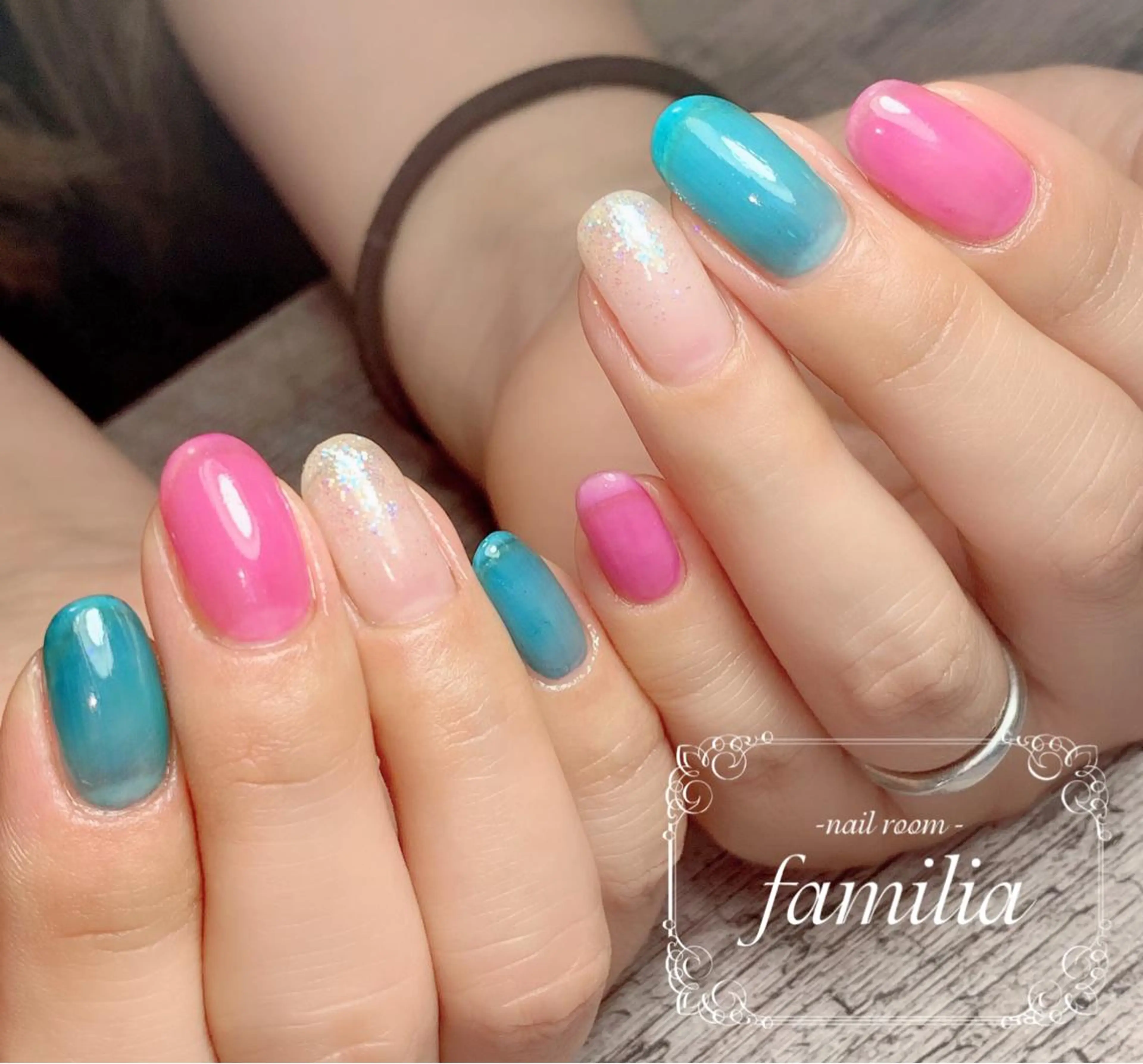 ネイル ハンドネイル -nailroom- familiaのネイルデザイン
