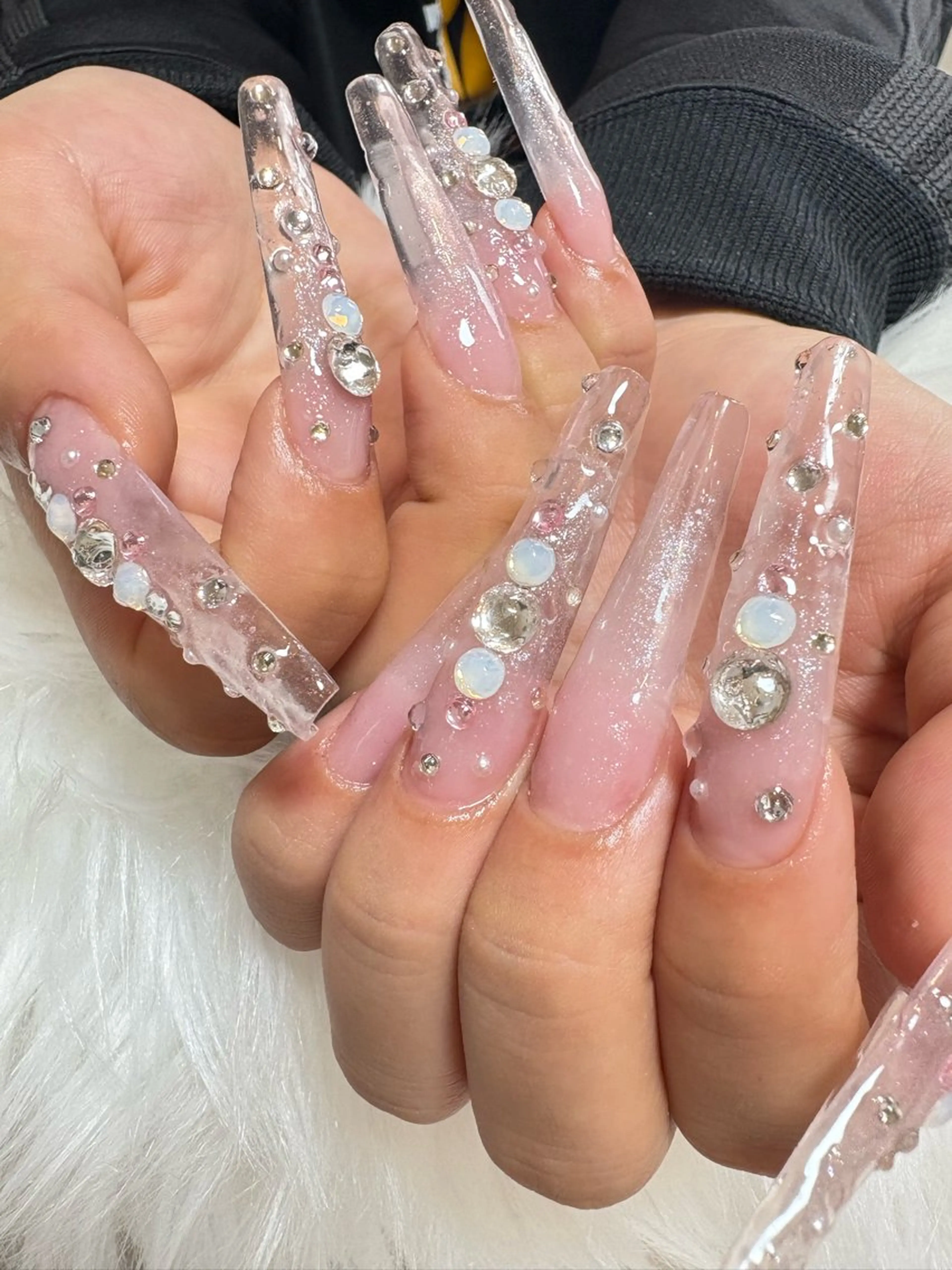 ネイル クリアネイル ロングネイル スカルプネイル ストーンネイル スーパーロングネイル おうちサロン by maururuのネイルデザイン