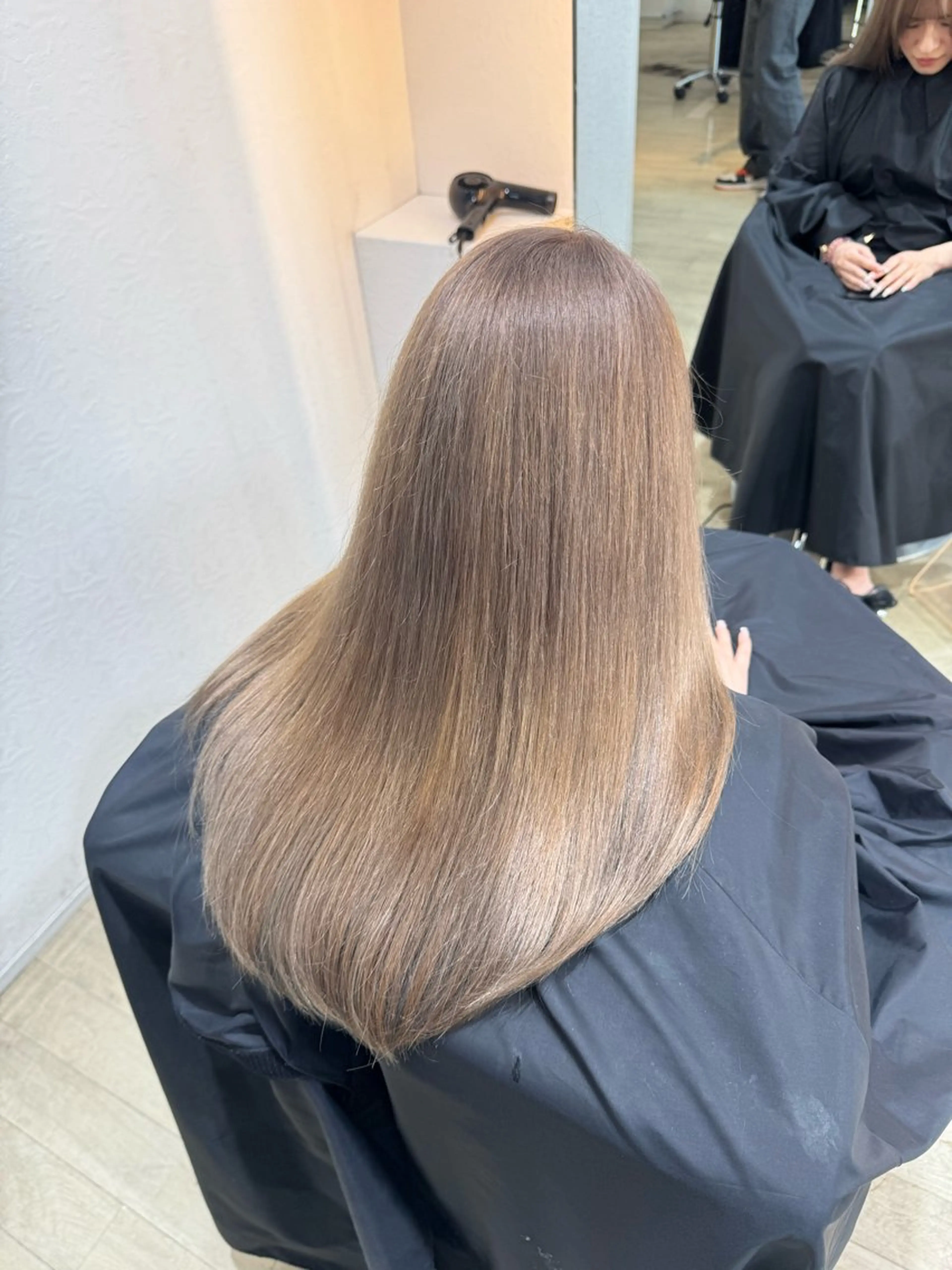 ロング ヘアカラー TIDEHAIR 悠愛のヘアスタイル