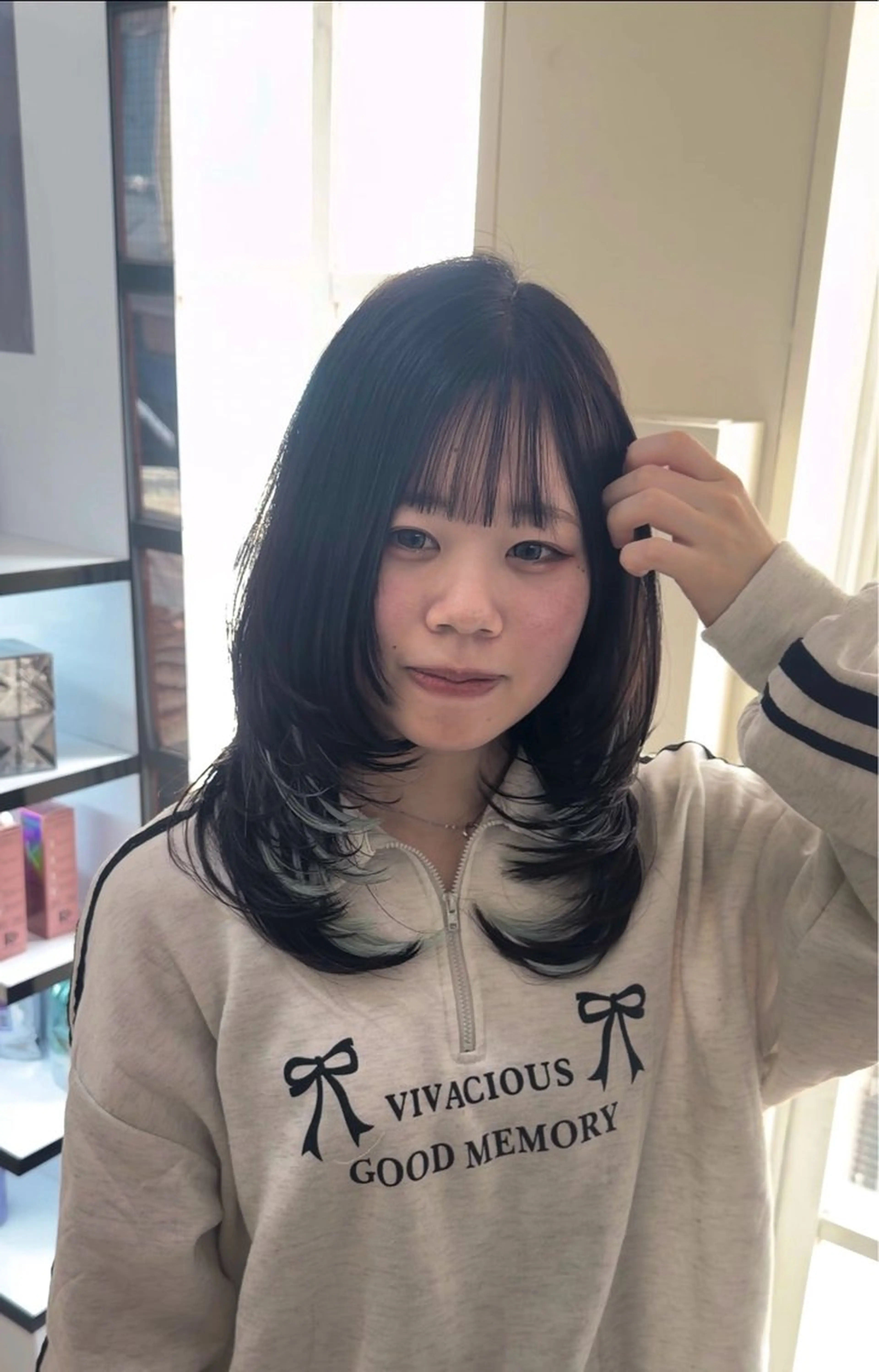 ミディアム ハッシュカット ハイレイヤー レイヤーカット カット りくや/エクステ /ギャル/ナチュラルのヘアスタイル