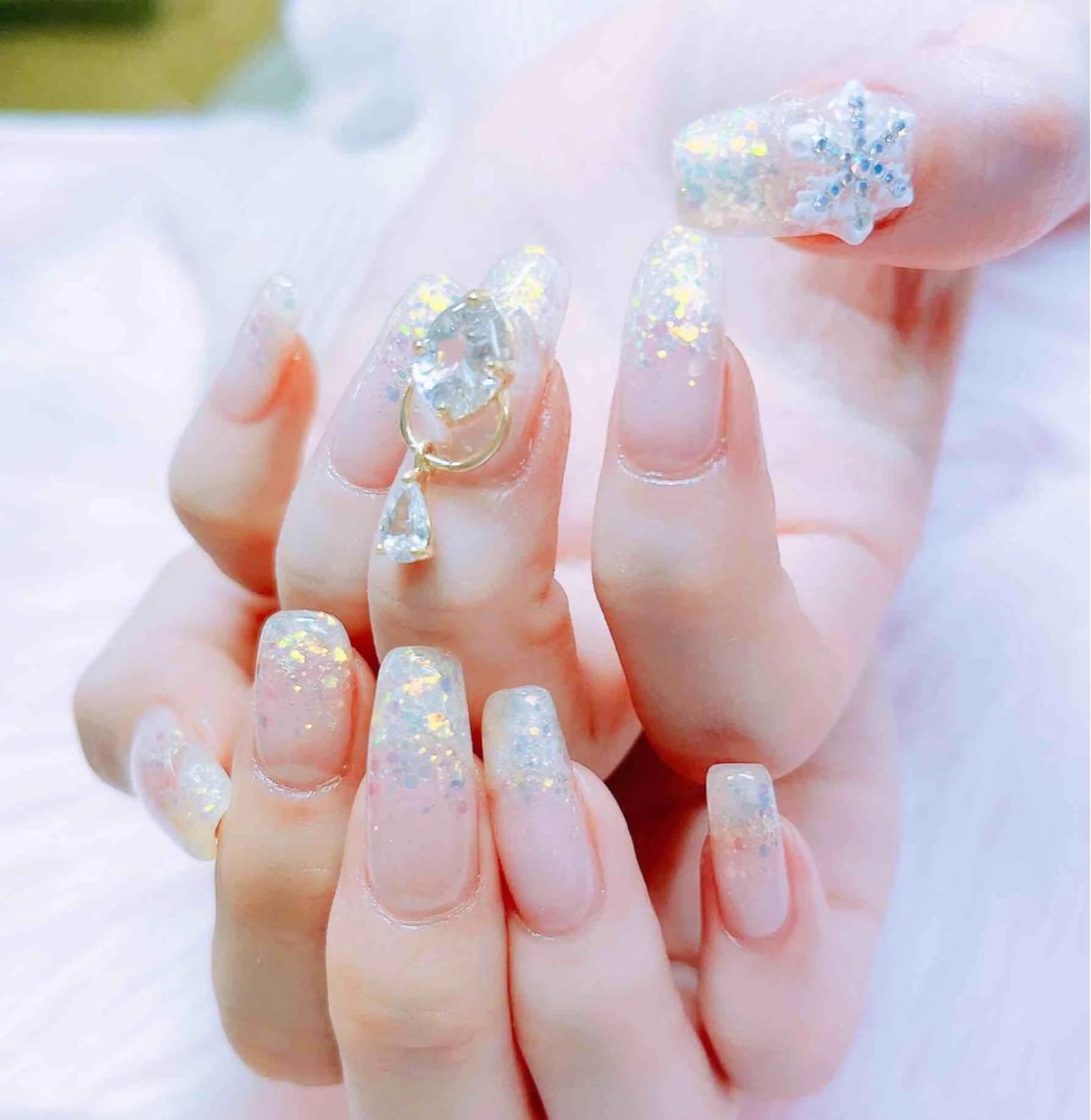 ネイル ハンドネイル MoonNail ユリ🌸のネイルデザイン