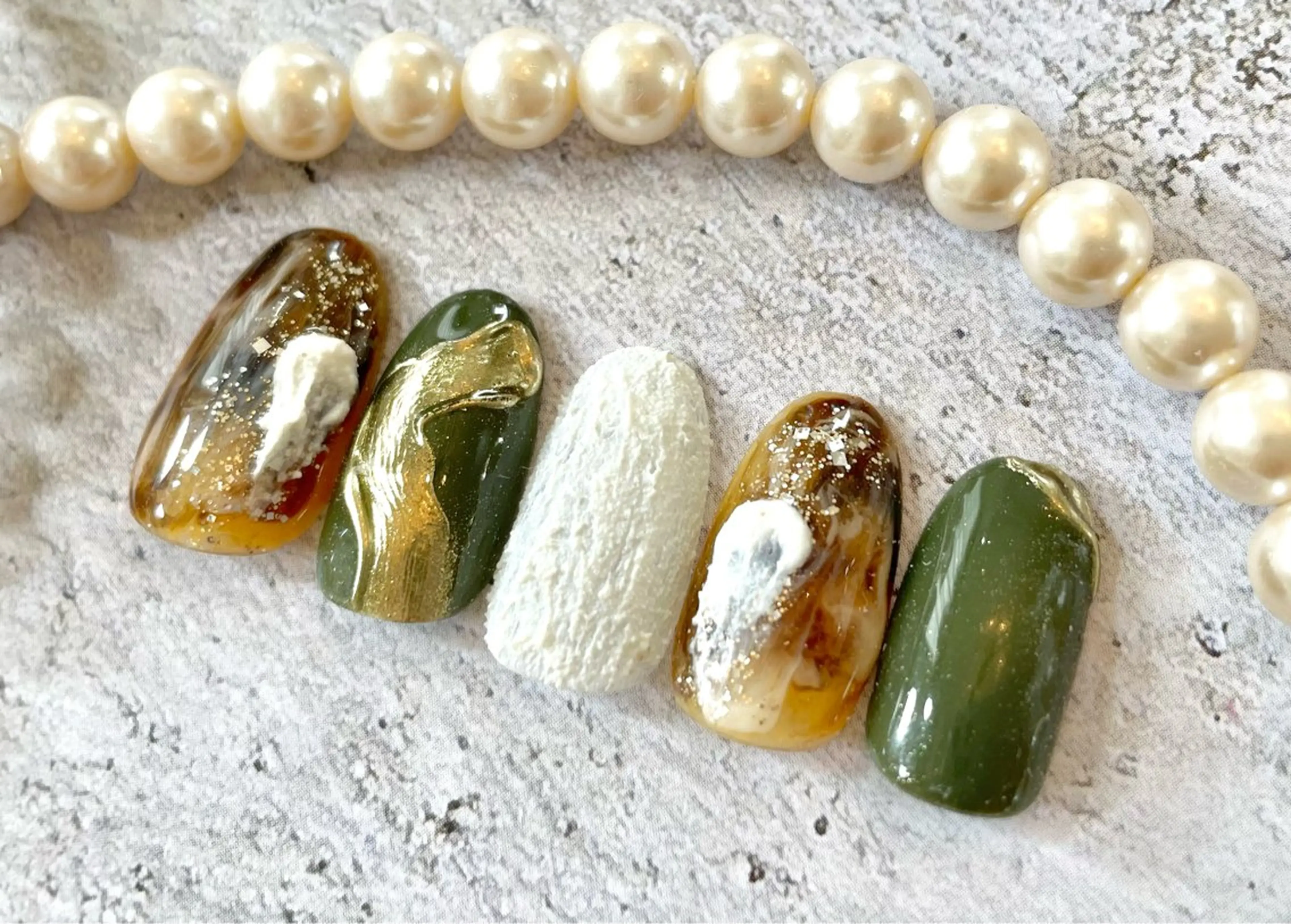 ミディアム BURGUNDY 🌹eriのネイルデザイン