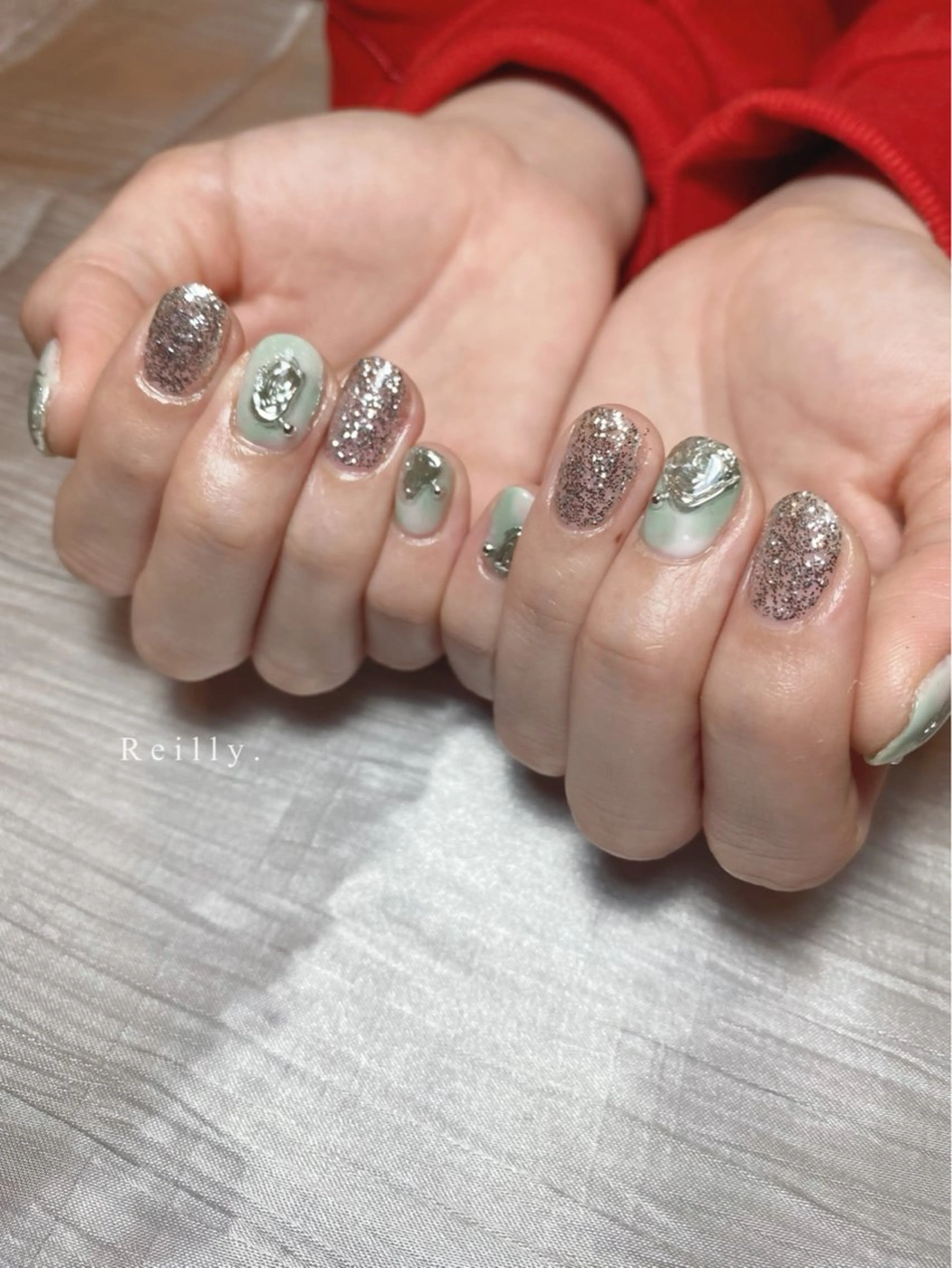ネイル フラッシュネイル ジェルネイル グラデーション ラメ(グリッター) ラメグラデーション REILLY.　private nail salon所属・Marina 《REILLY.》のネイルデザイン