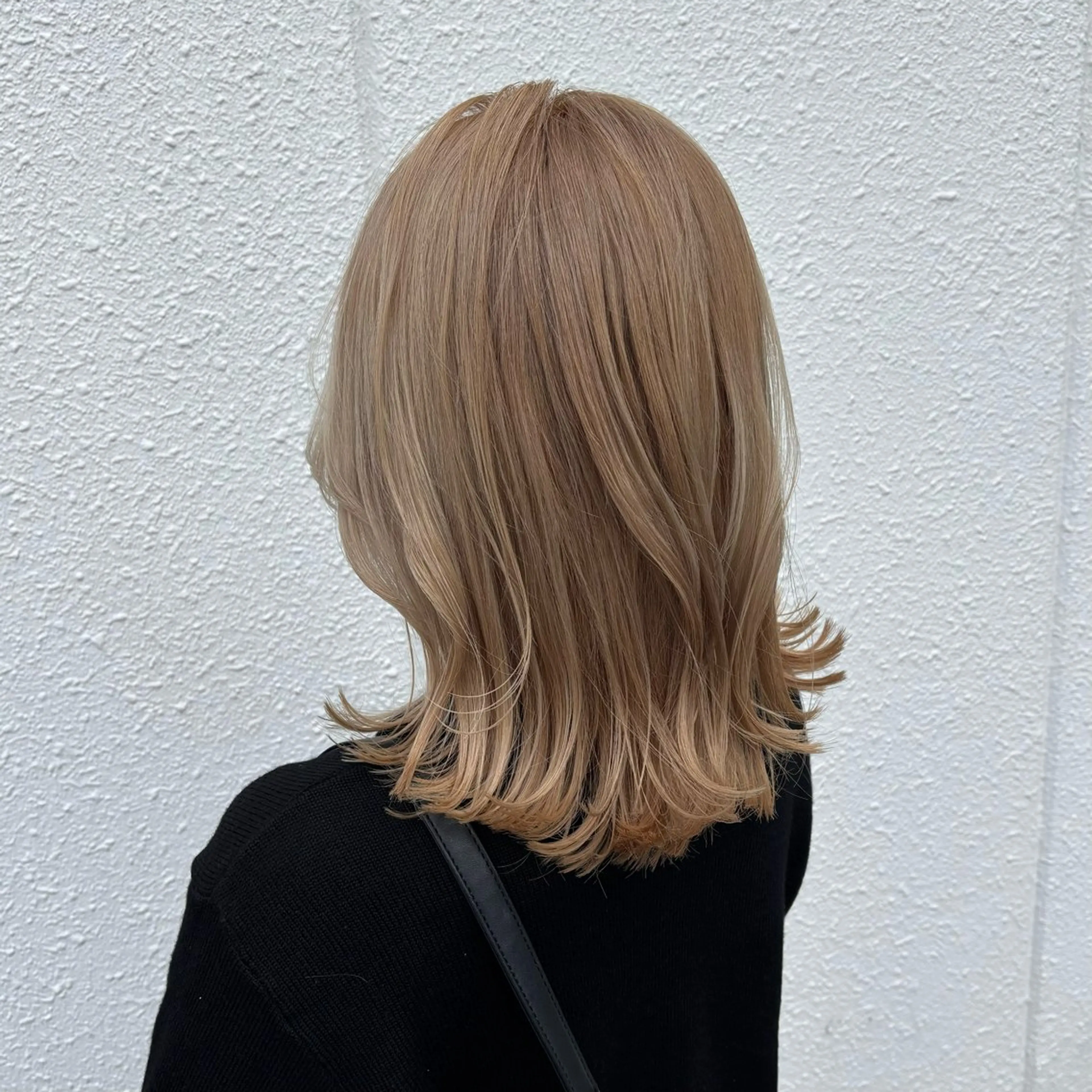 セミロング 🎀ハイトーン/ 艶カラー/夕月🎀のヘアスタイル