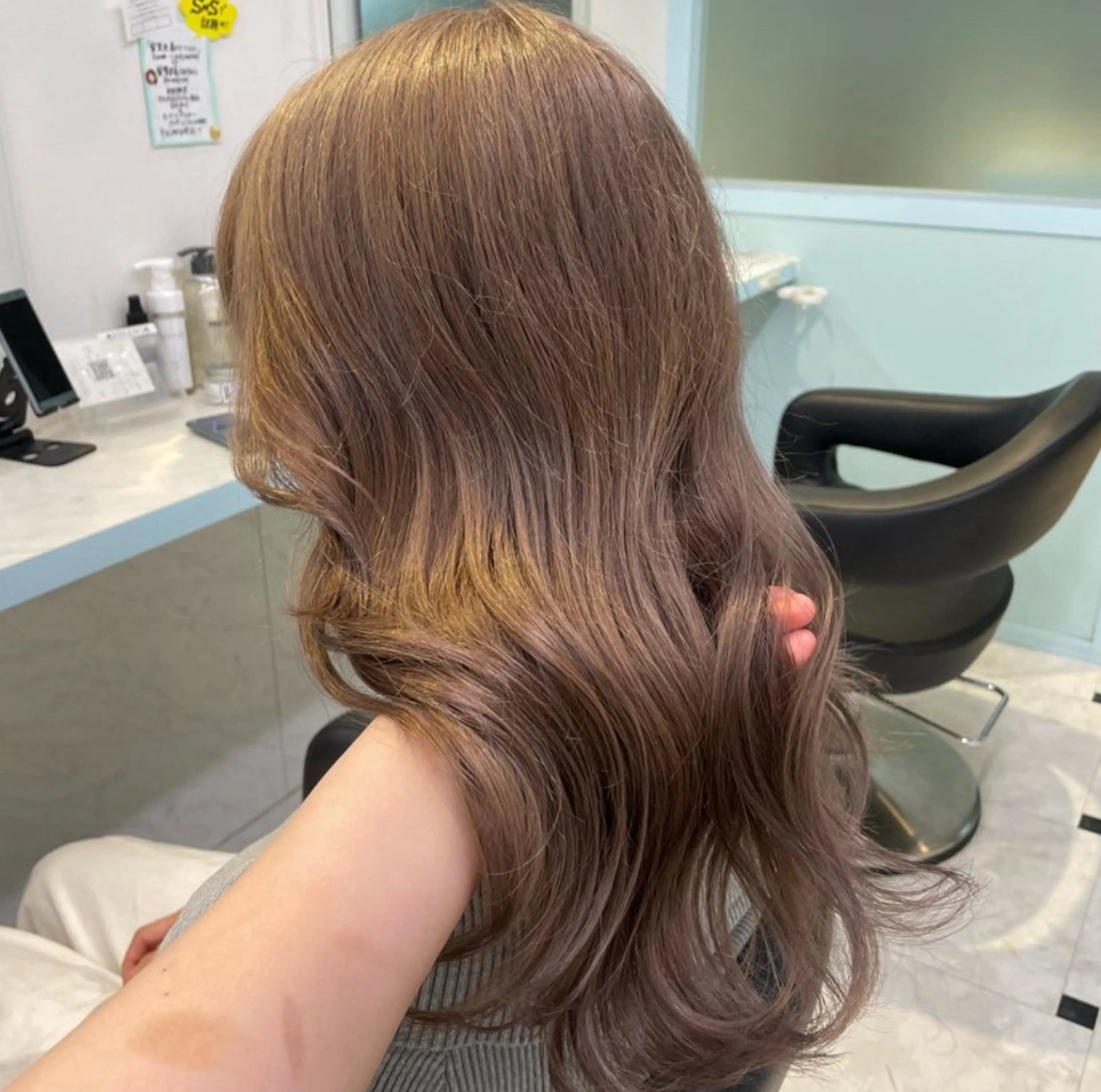 ミディアム ヘアカラー 🤎モテ髪＆透明感 ミルクティー🥣🤎のヘアスタイル