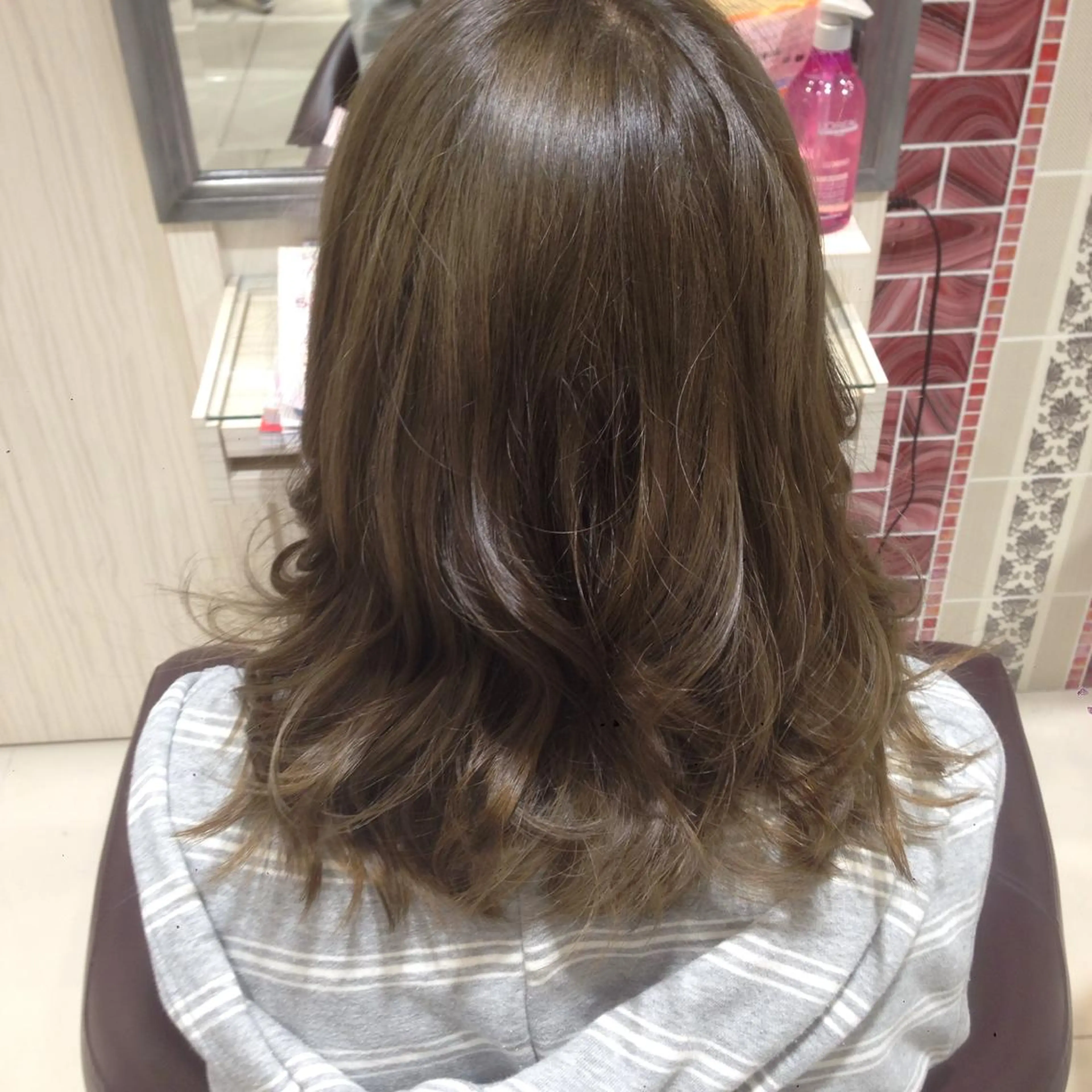 ミディアム セミロング ロング カラー グレージュ オリーブグレージュ オリーブグレー ✨艶髪✨透明感✨ 山内大樹のヘアスタイル