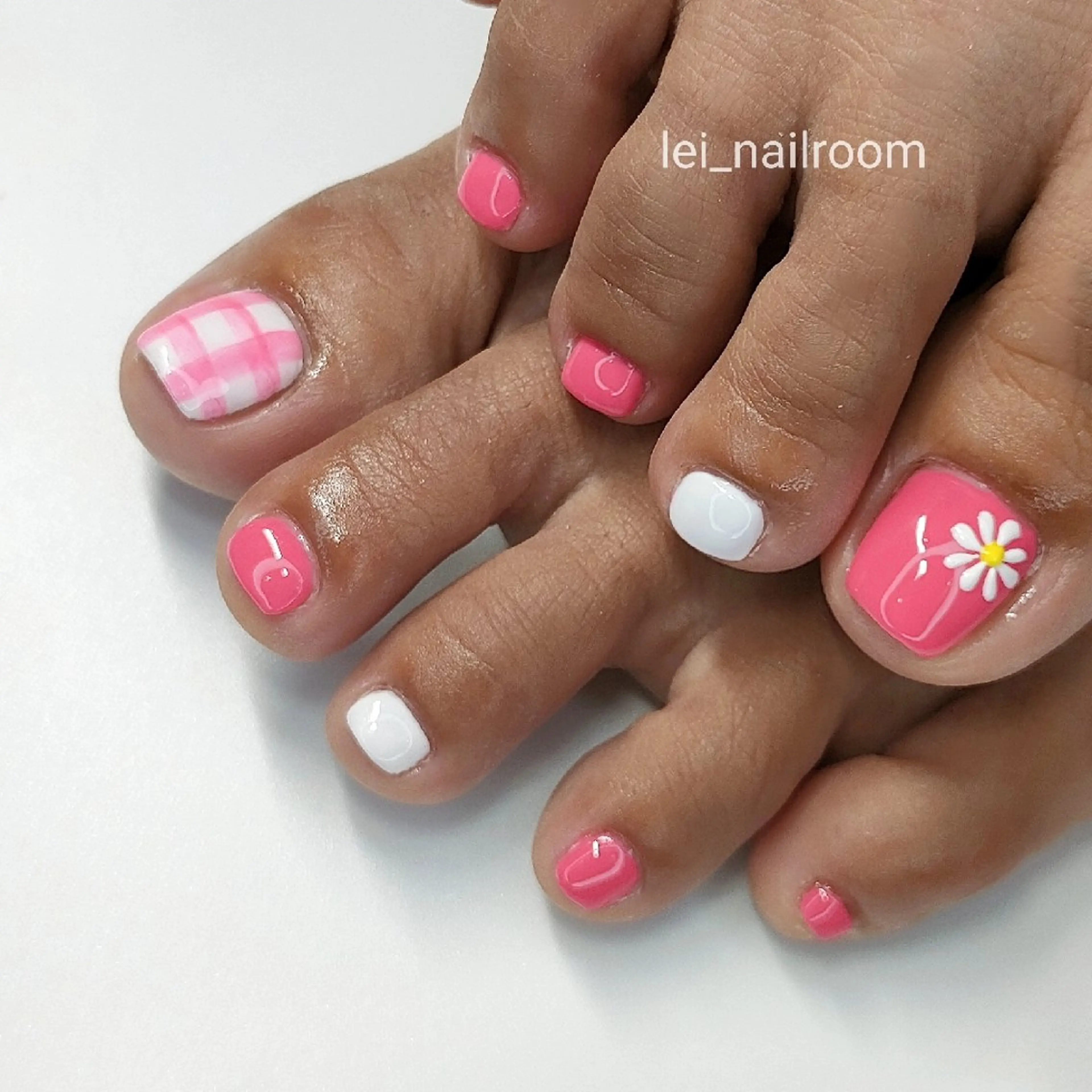 ネイル フットネイル lei🌼 nailroomのネイルデザイン