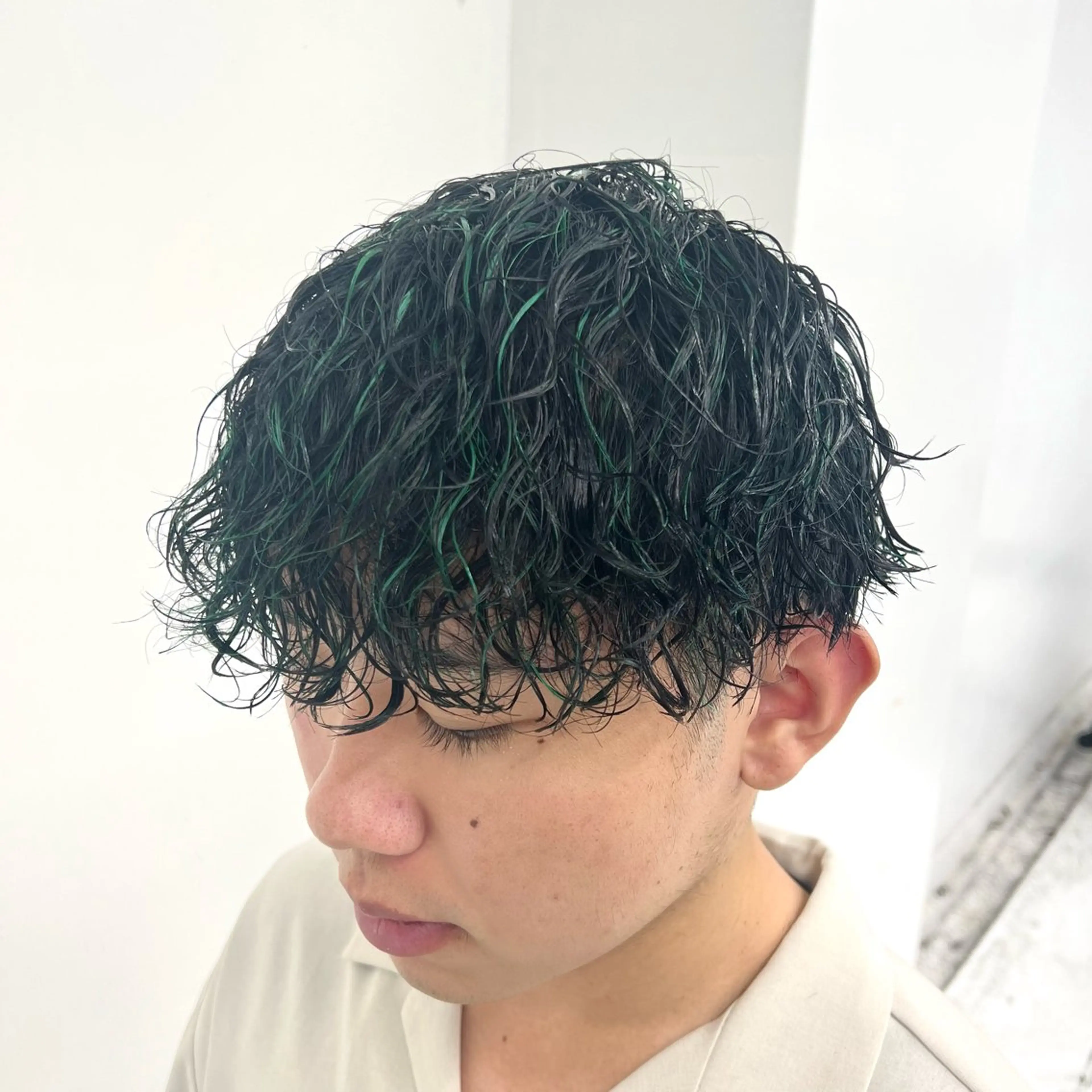 カラー パーマ メンズ メンズハイライト メンズメッシュ ハイライトカラー メッシュ 柏メンズカットパーマ NO.1タイチのヘアスタイル