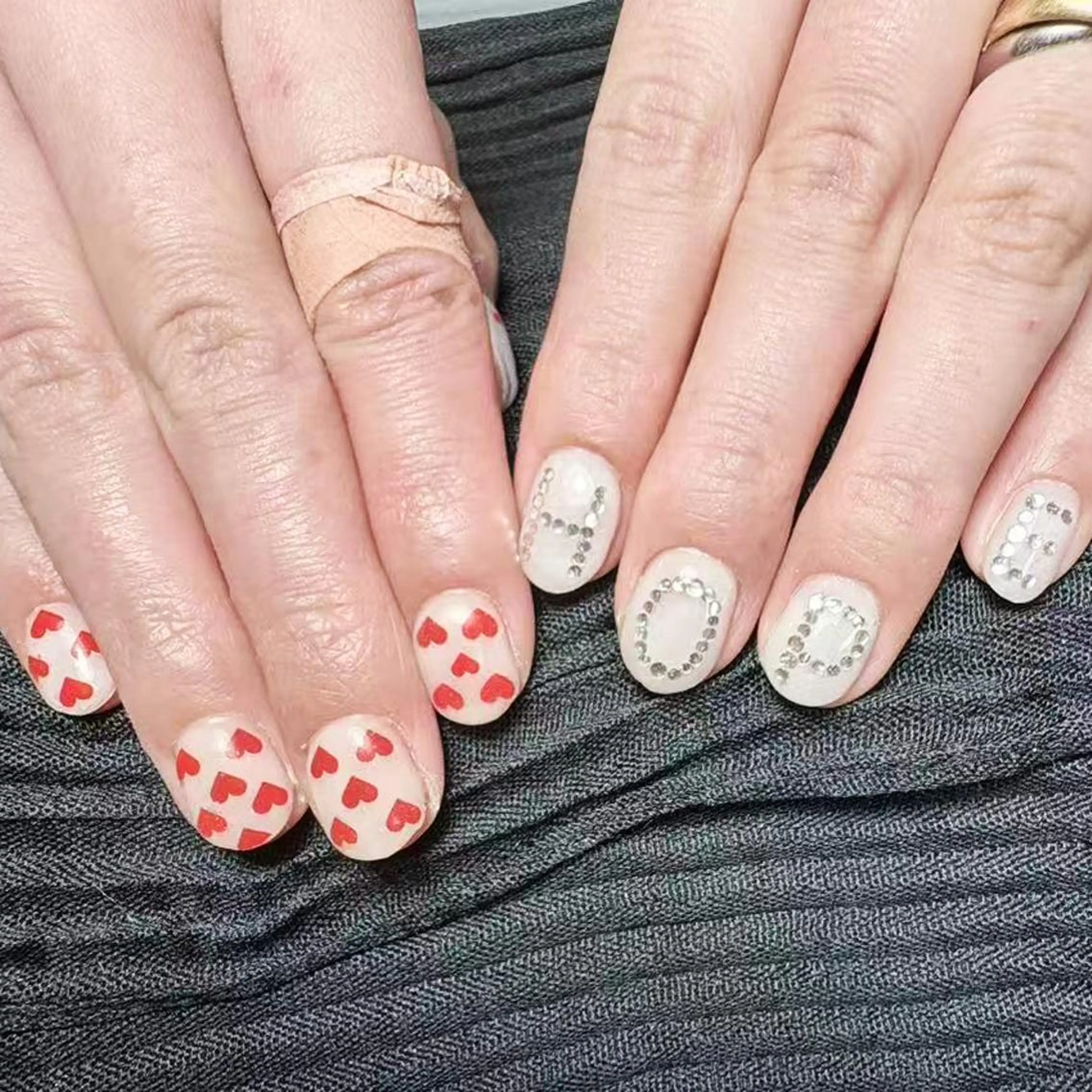 ネイル アートネイル オーロラネイル ガーリー キラキラネイル マグネットネイル ハンドネイル ハンドケア Plenty 🚢のネイルデザイン