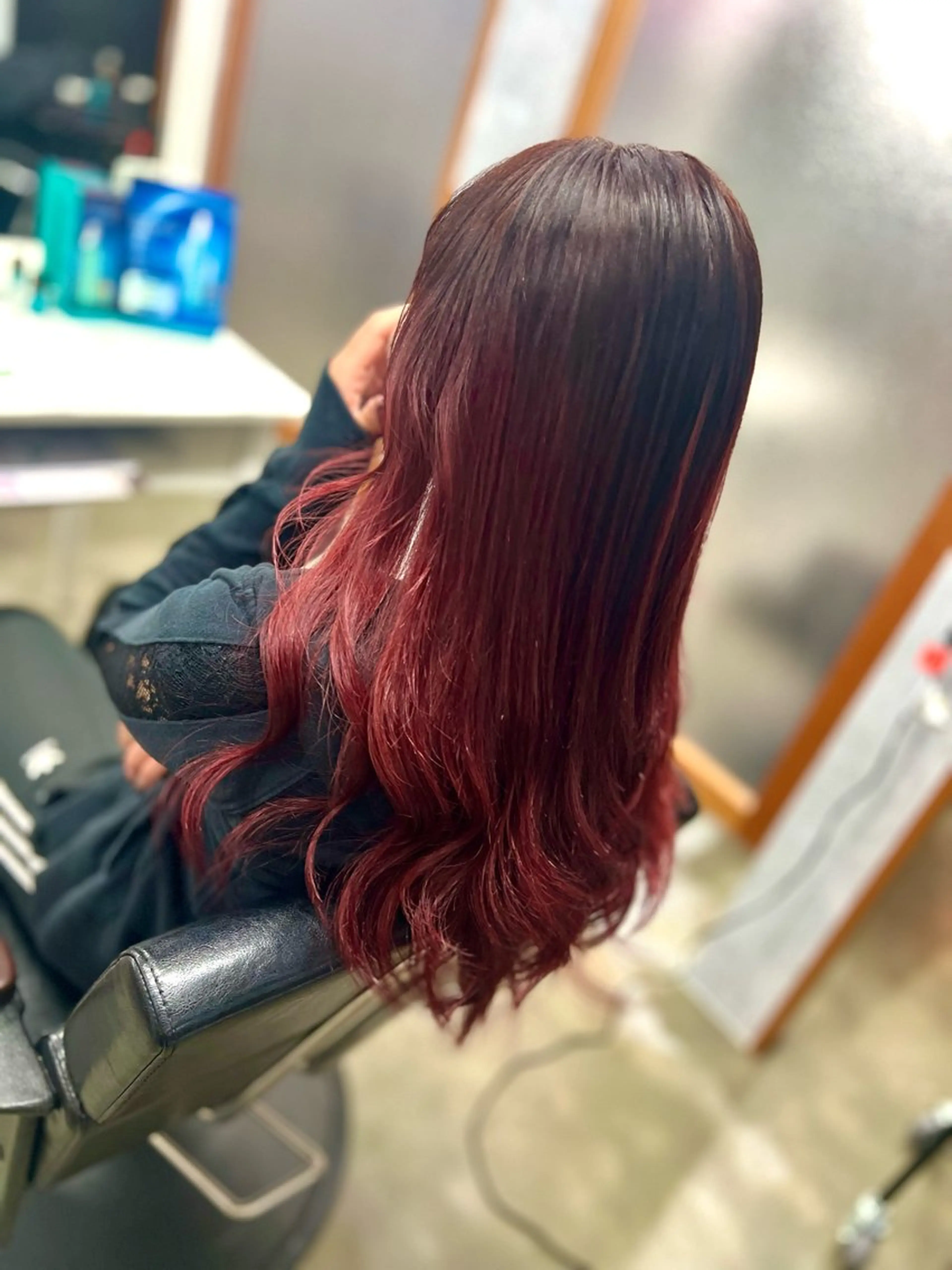 ロング パープルカラー ヘアカラー Style Tのヘアスタイル