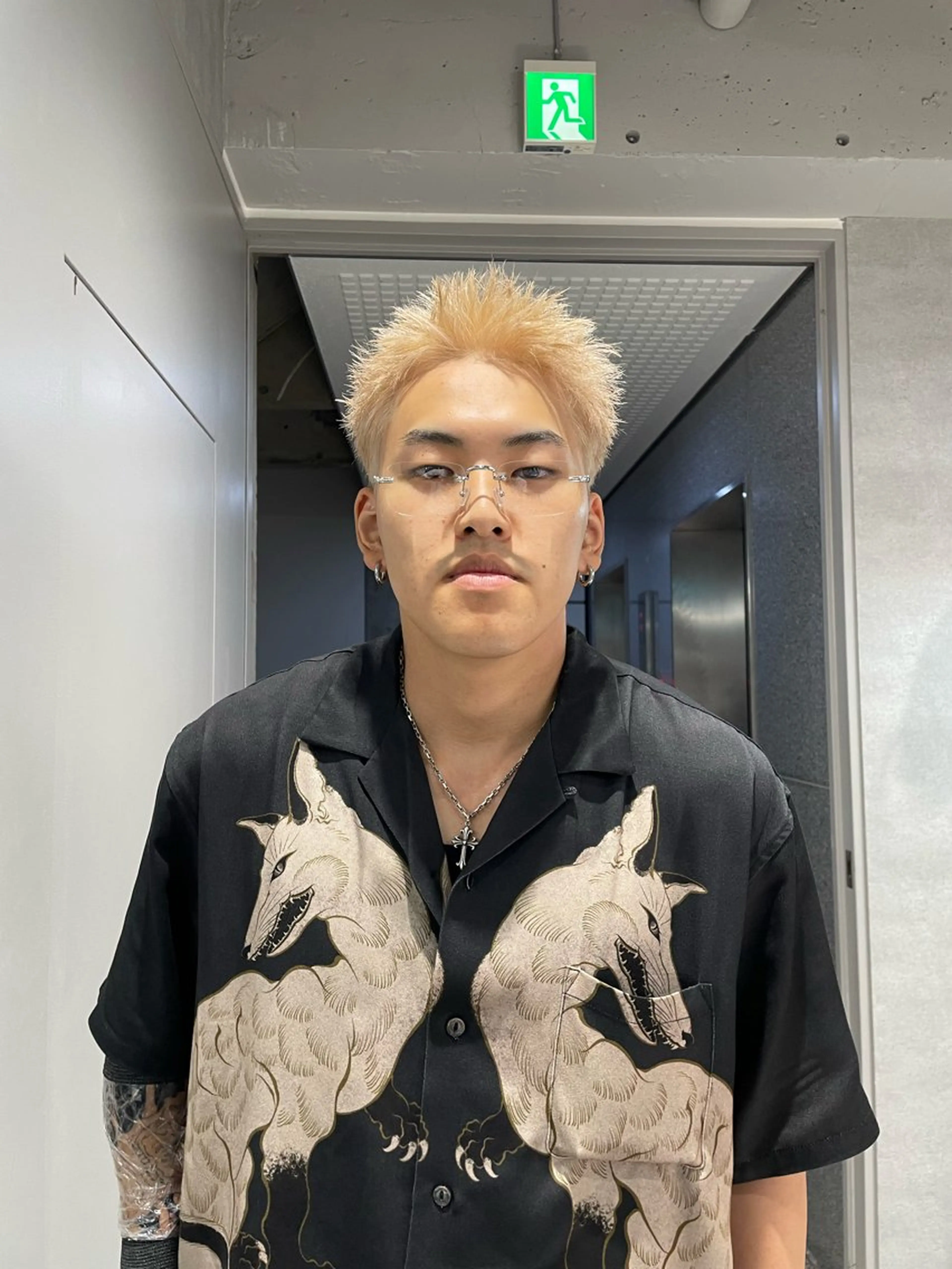 ショート カラー メンズ メンズハイトーン スパイキーショート ハイトーンカラー ショートヘア トレンド🔥メンズ 特化⚡️網野裕希のヘアスタイル