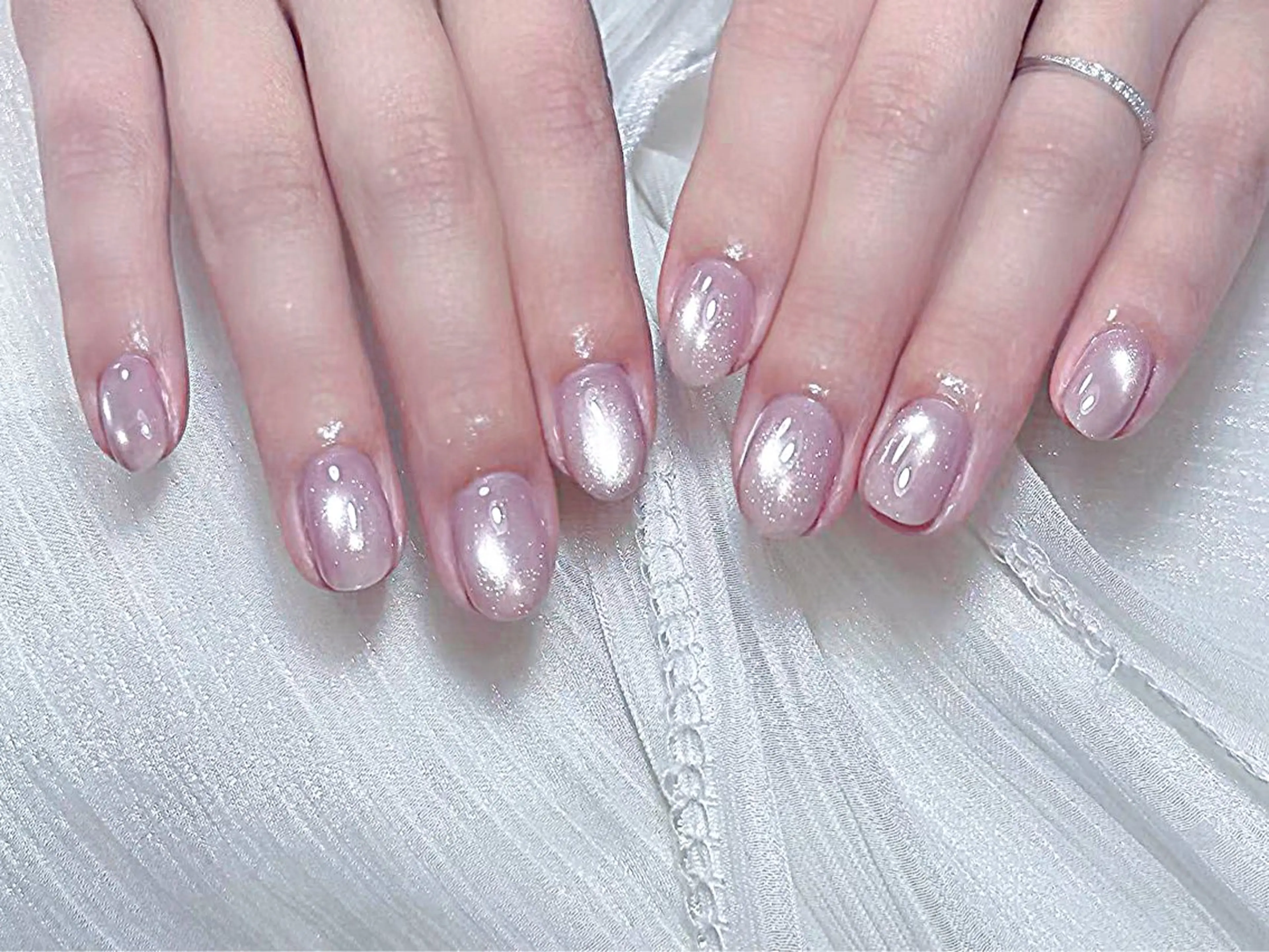 ネイル アートネイル オーロラネイル ガーリー キラキラネイル 韓国ネイル ハンドネイル nail salon U所属・日向 あゆみのネイルデザイン