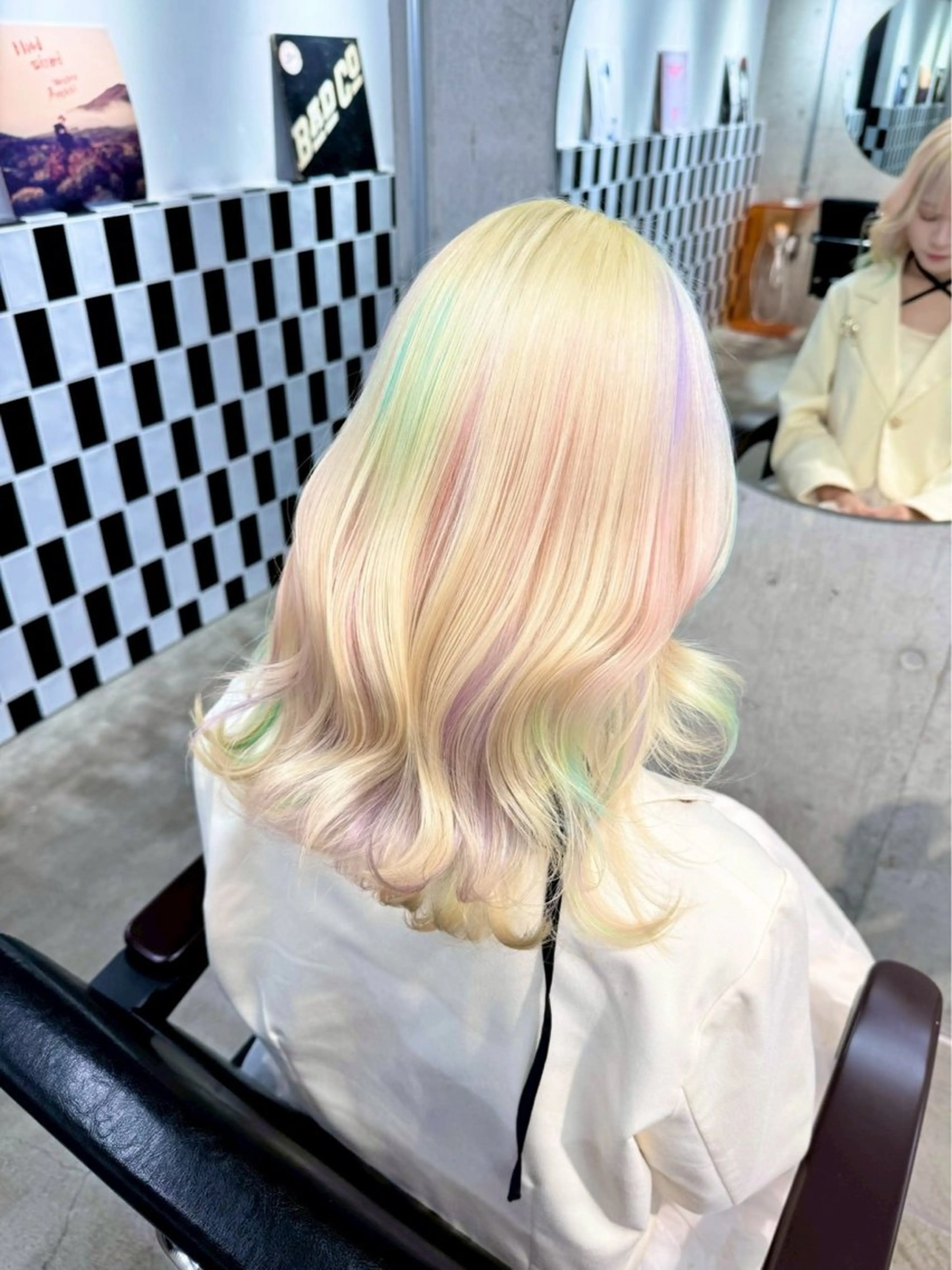 カラー フジマ ハルナのヘアスタイル