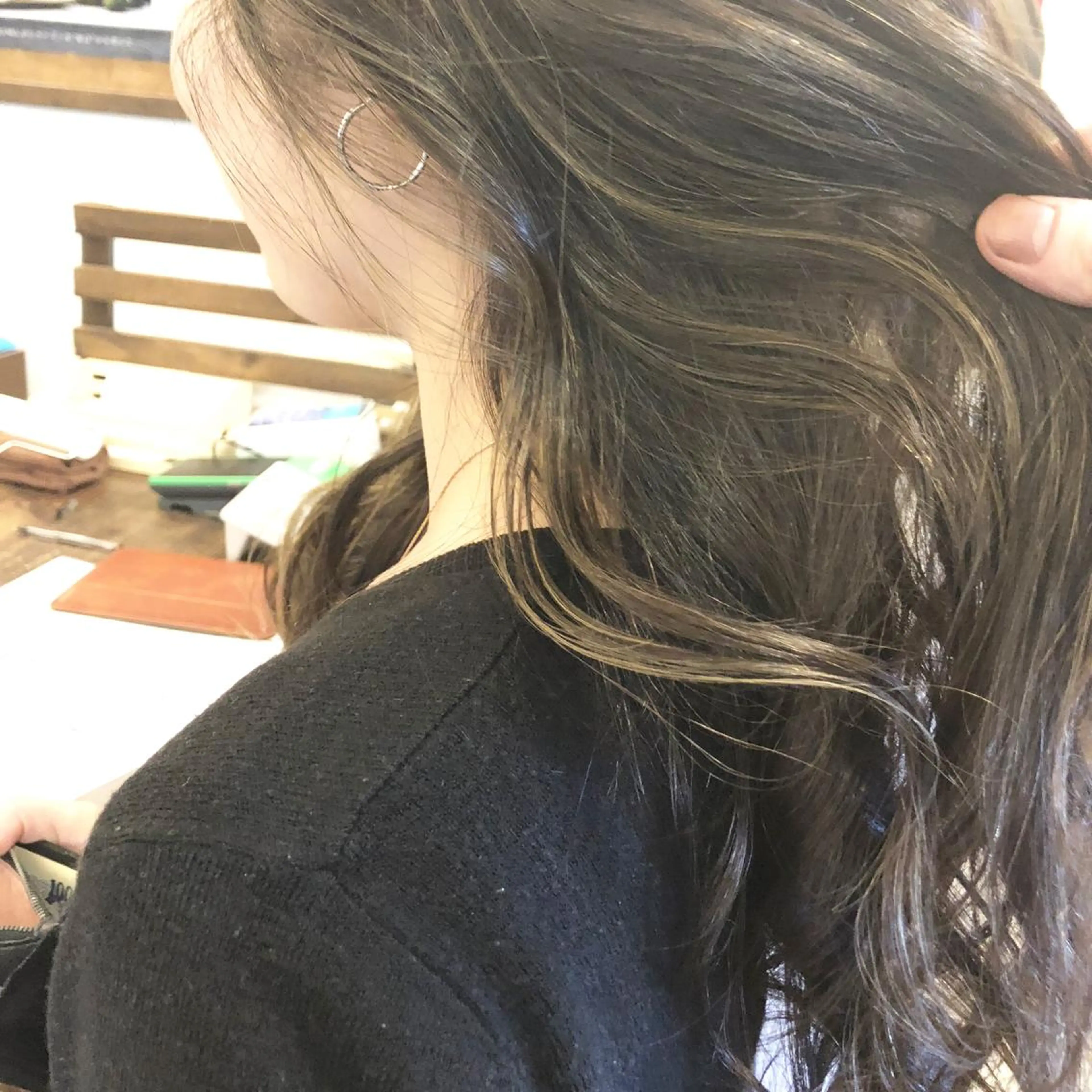 セミロング カラー ハイライトカラー ハイライト 艶髪育成サロン 京橋　shinのヘアスタイル