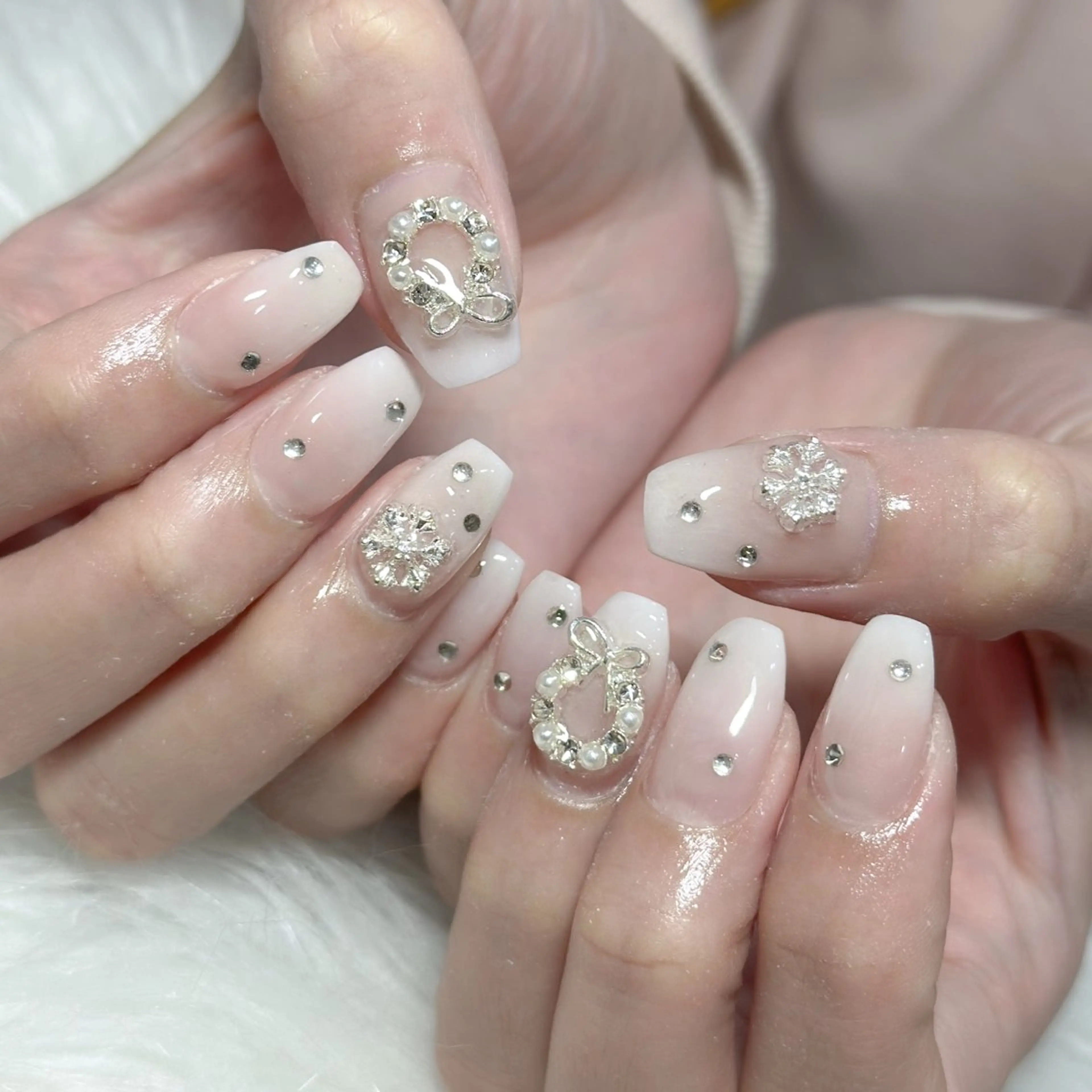 ネイル ハンドネイル フットネイル LAVISH nanamiのネイルデザイン
