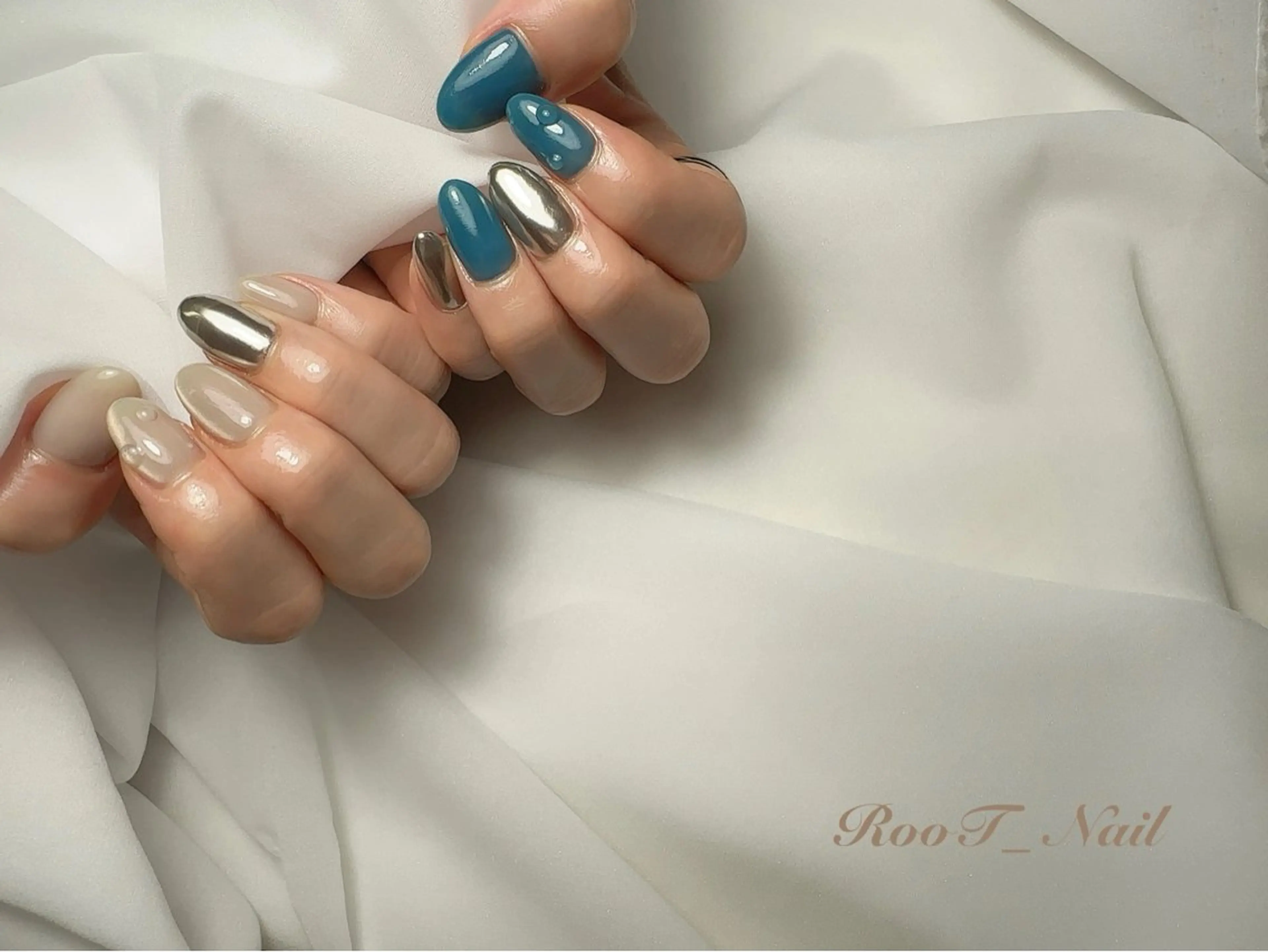 ネイル ミラーネイル ぷっくりネイル ハンドネイル RooT Nailのネイルデザイン