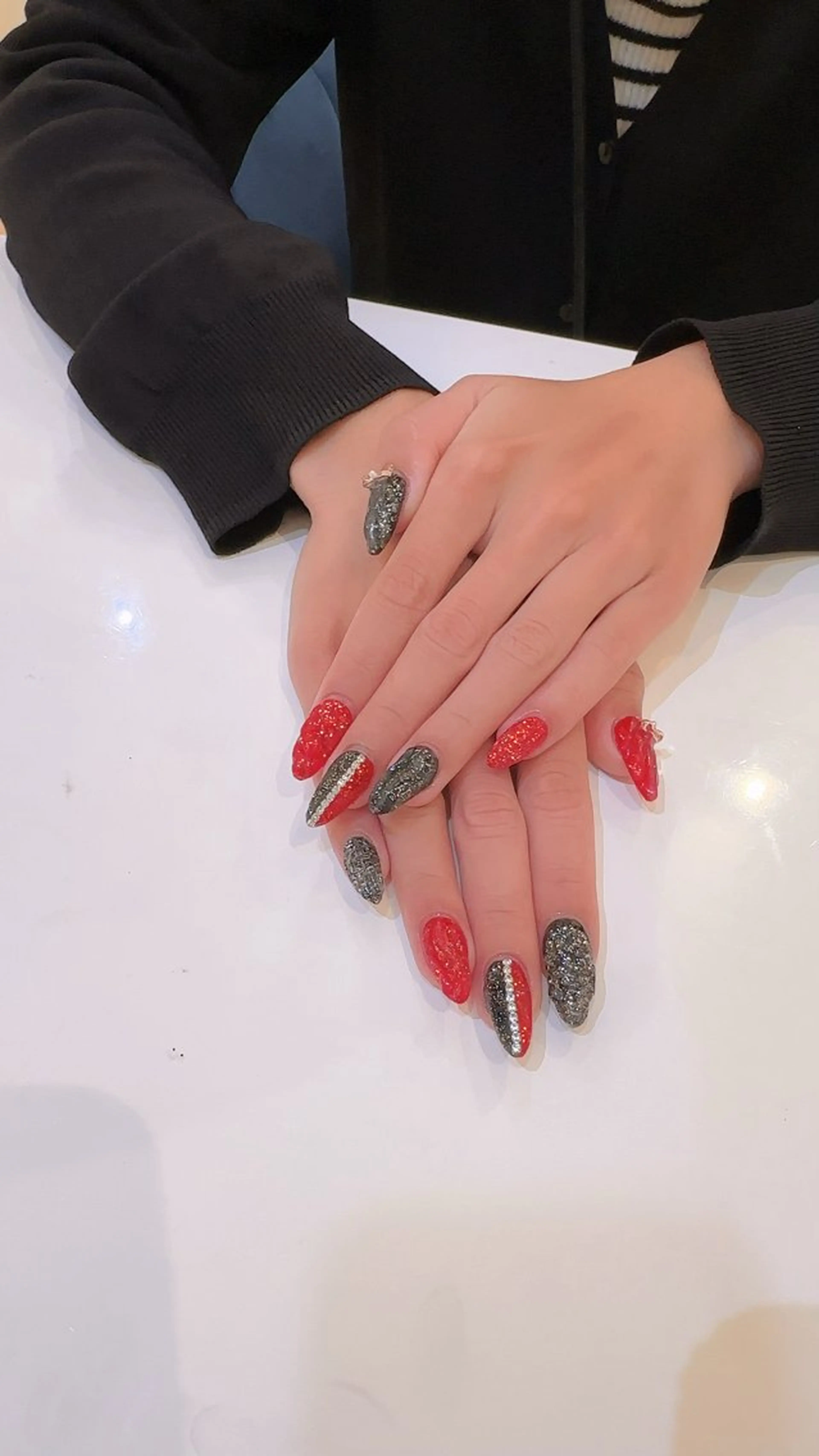 ネイル キラキラネイル 持ち込み 赤色 nailsalon COCOのネイルデザイン