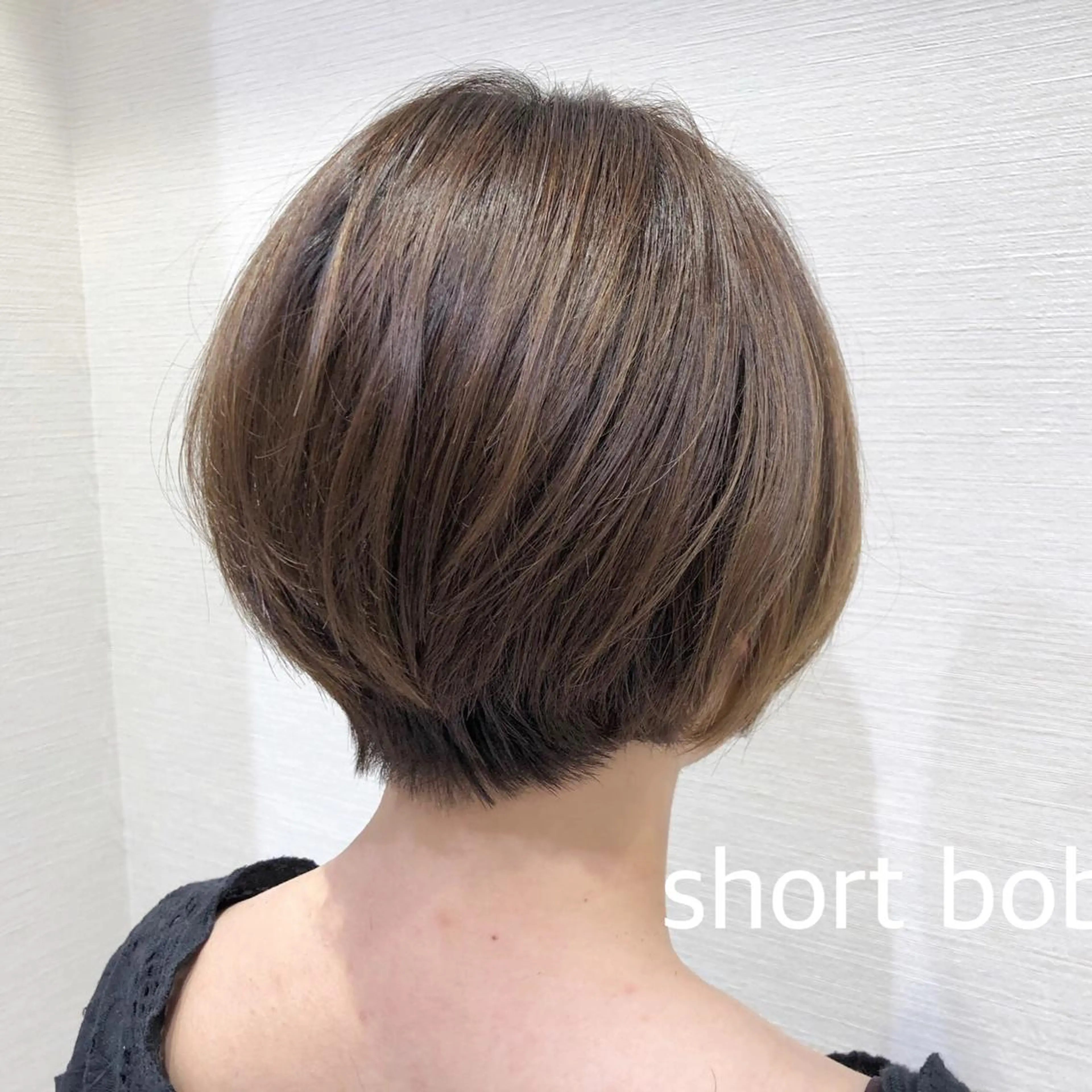 ショート カラー 前下がりボブ ショートボブ ハンサムショート ボブ くせ毛 三鷹で1番ショート ボブをカットする新谷のヘアスタイル