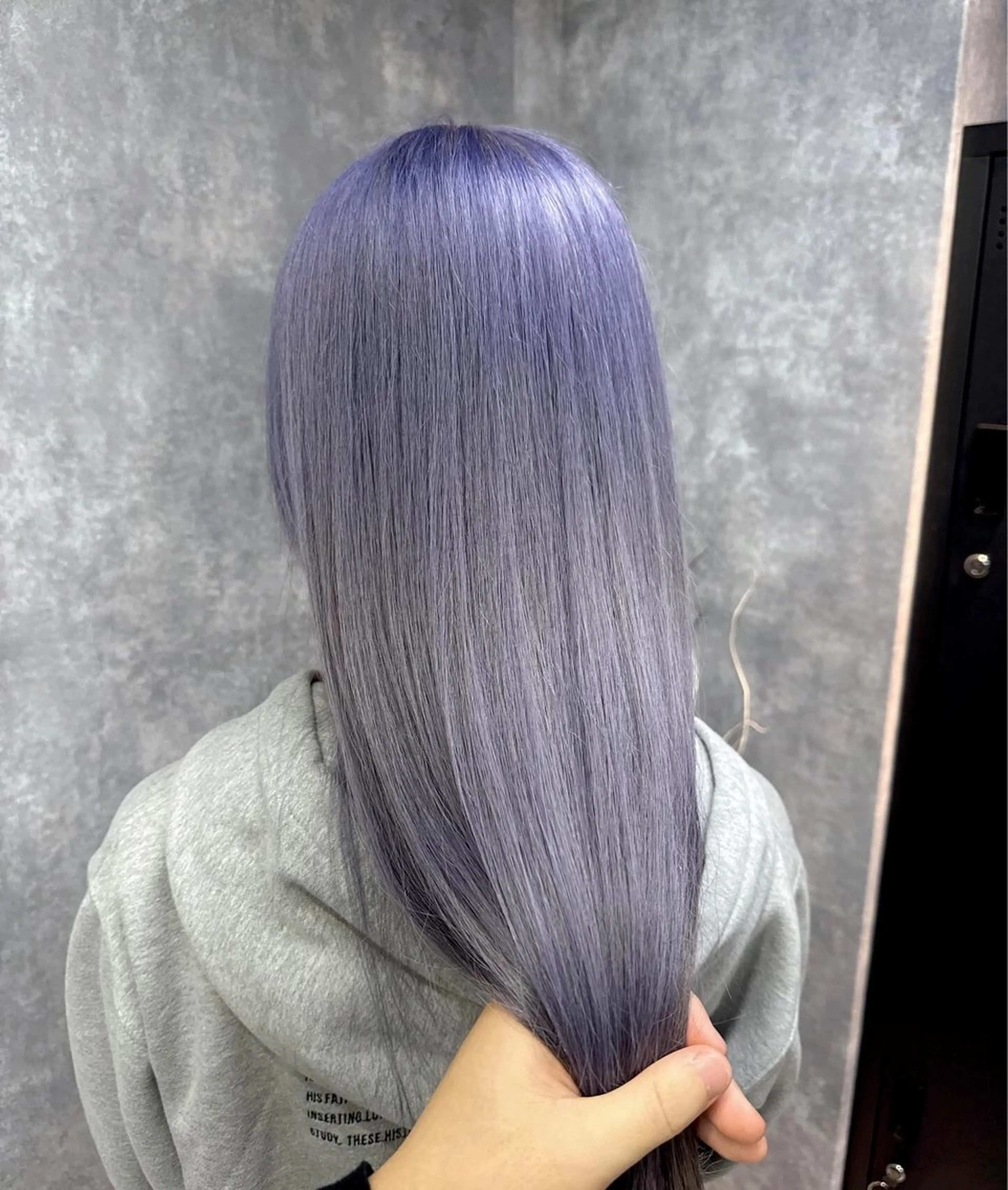 ロング カラー パーマ ヘアアレンジ 切りっぱなしボブ ブリーチ ケアブリーチ ダブルカラー イヤリングカラー 【.ico】心斎橋/ ウルフ/飛田ゆうきのヘアスタイル