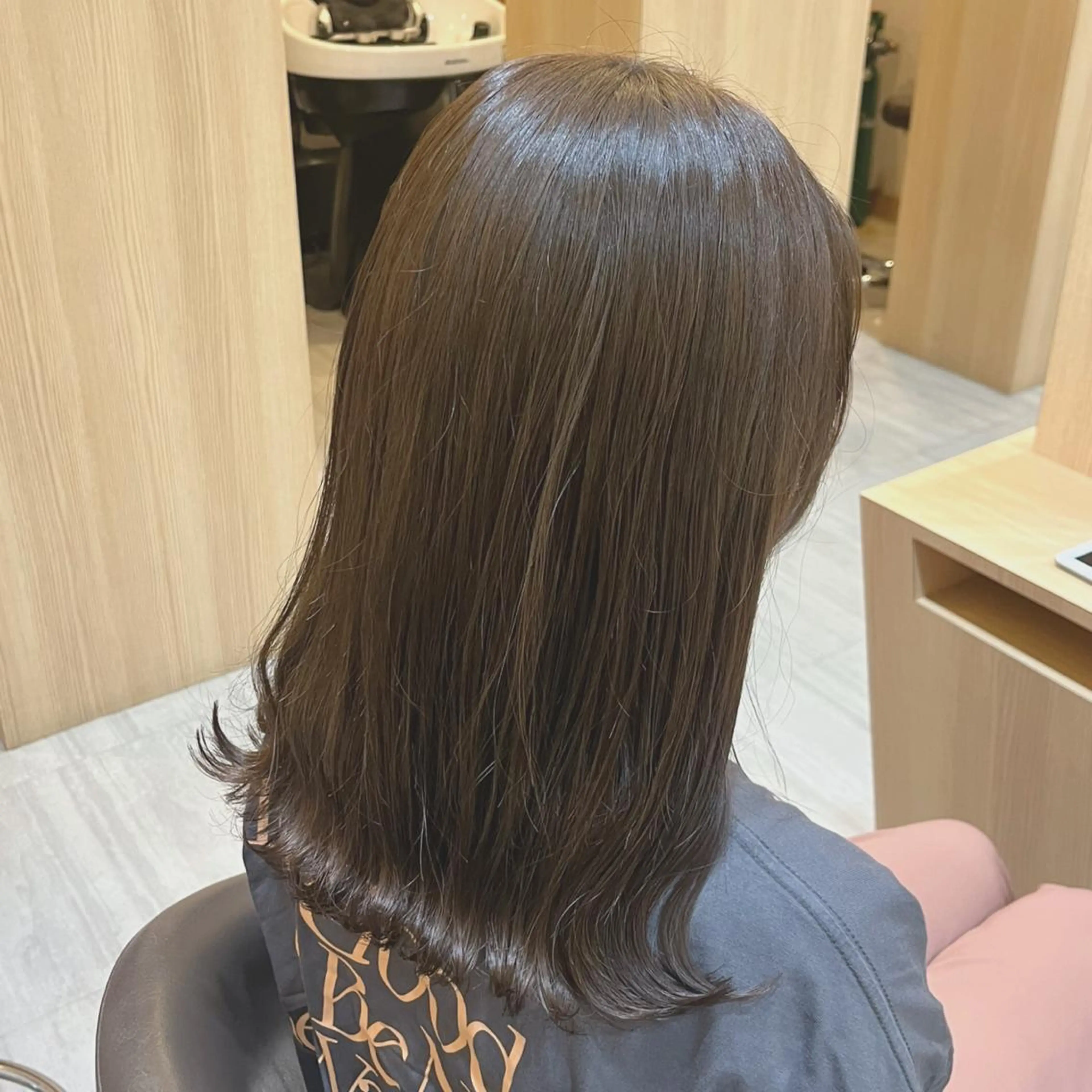 ミディアム 若林 季京のヘアスタイル