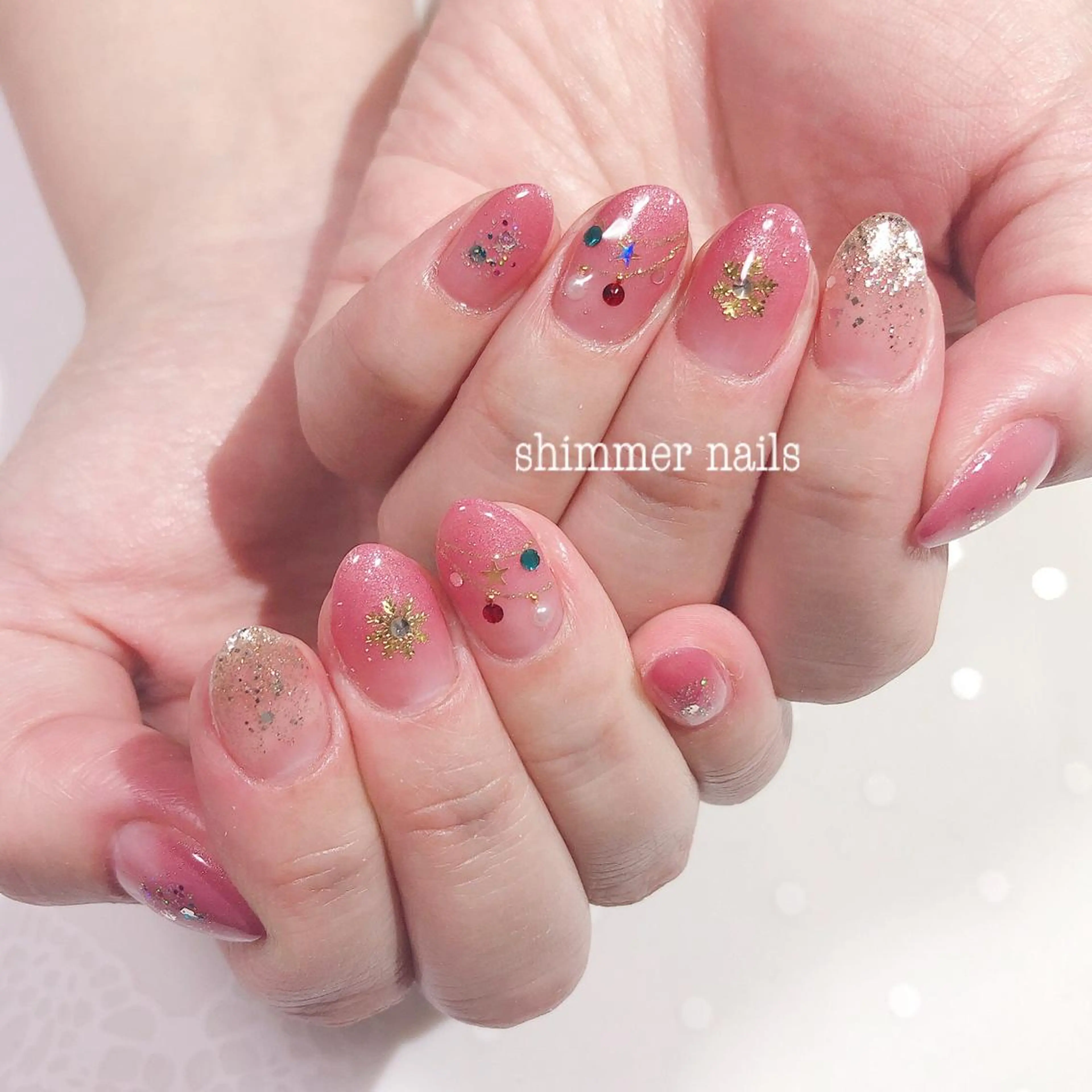 ネイル キラキラネイル ピンク 冬ネイル クリスマス shimmer nailsのネイルデザイン