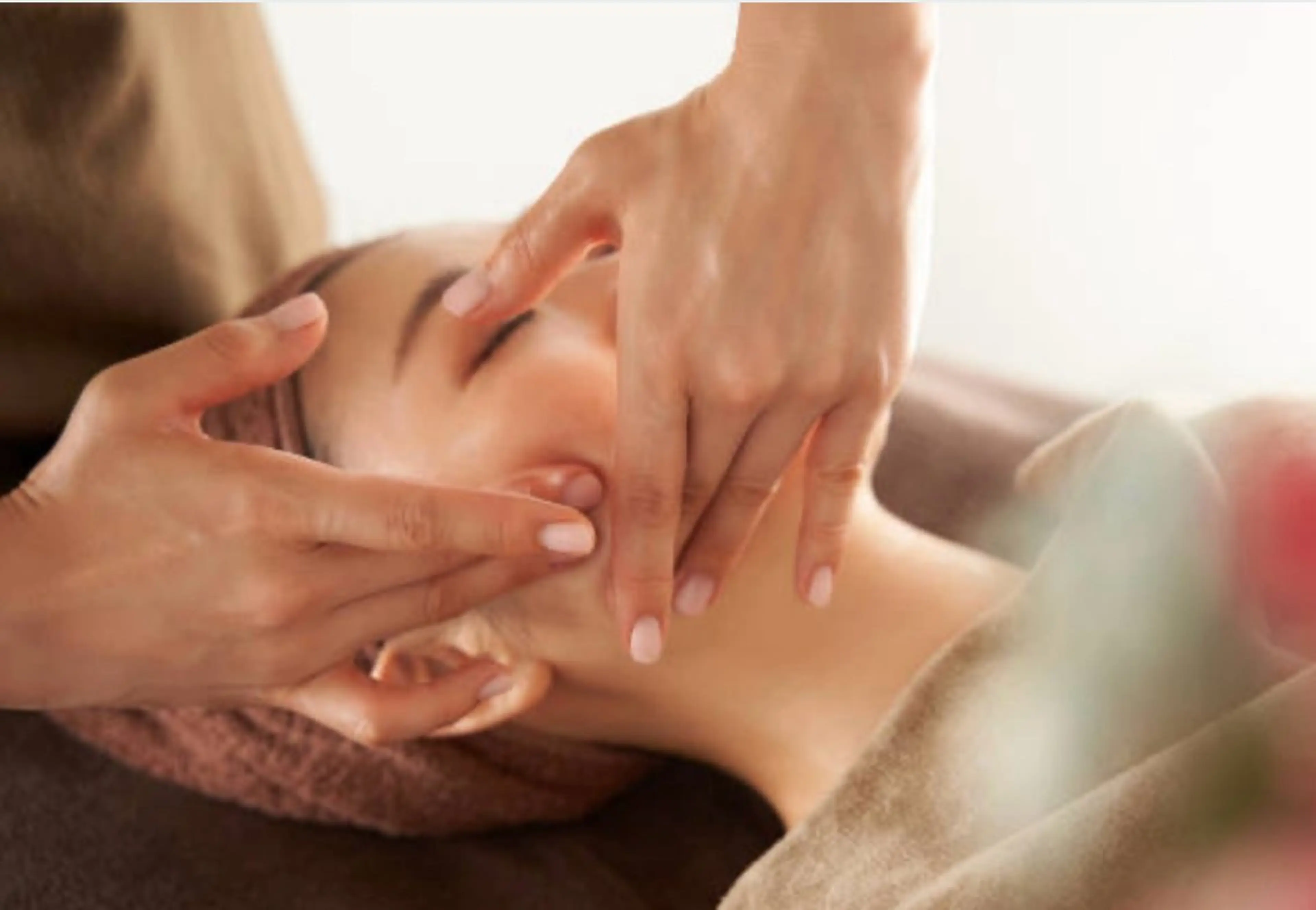 【新メニューリリース価格】　女性ホルモンバランス・オーガニックボディ＆フェイシャルセラピー　90分の写真