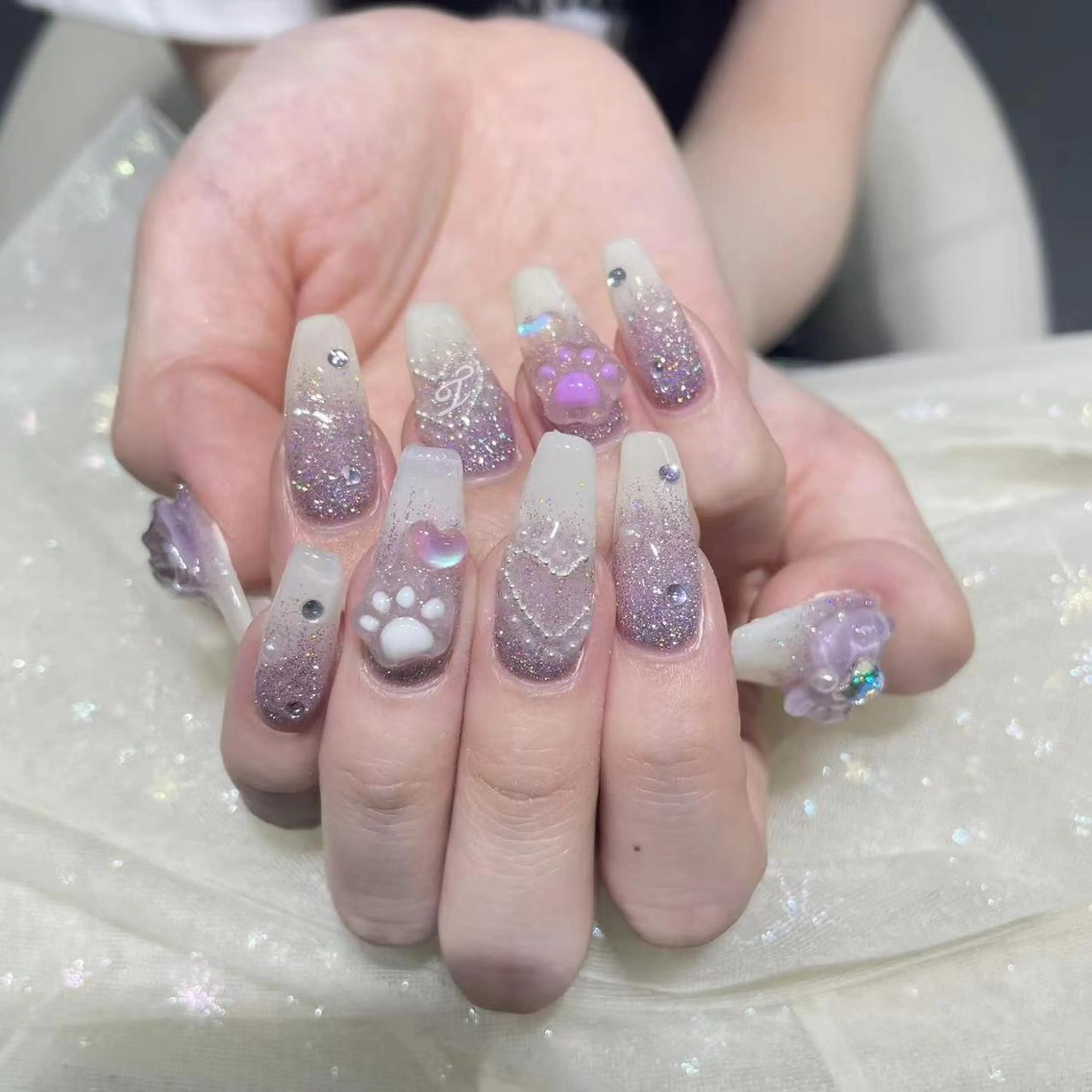 ネイル アートネイル 長さ出し ネイルチップ Queens PUPUのネイルデザイン