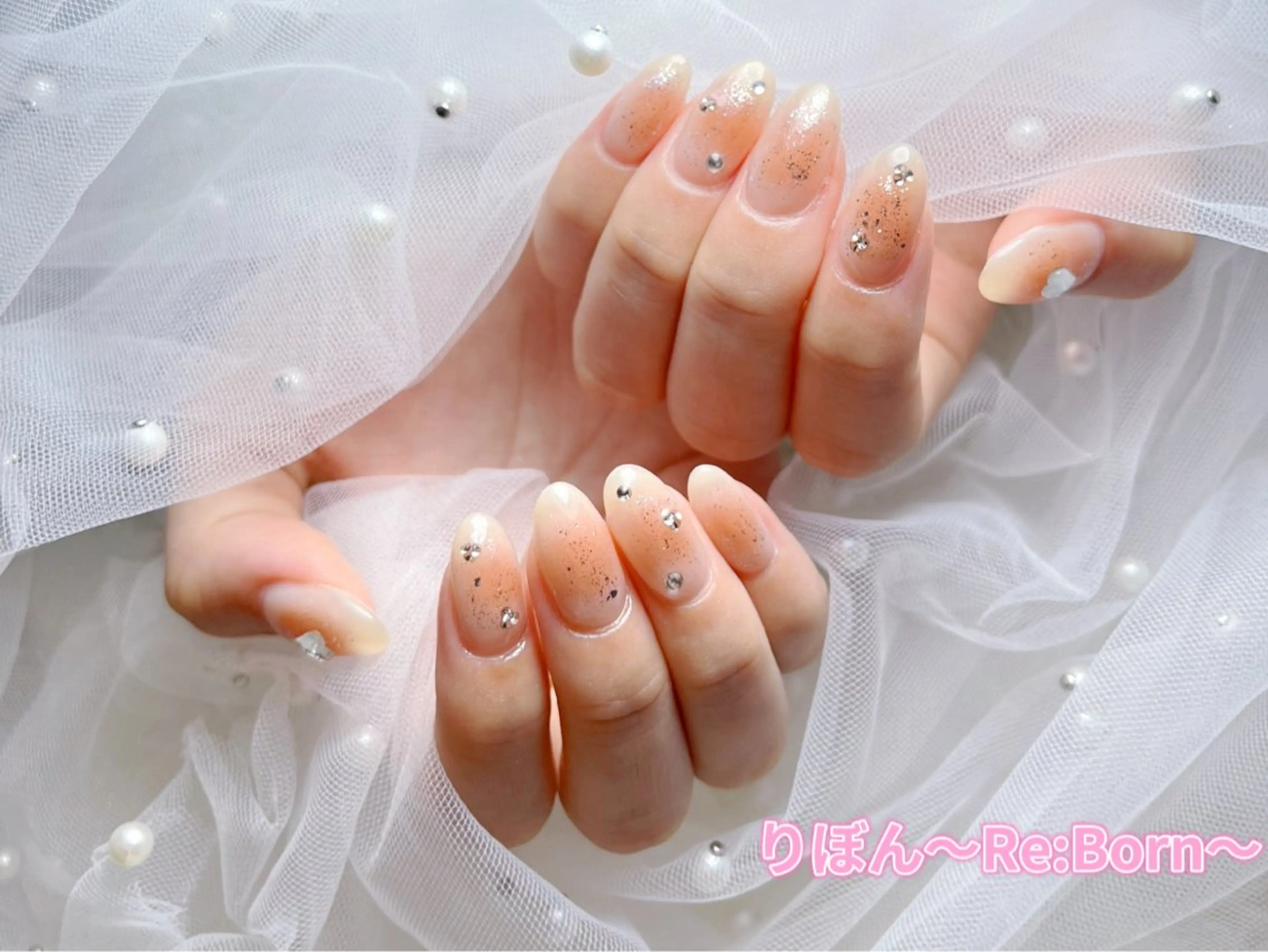 ミディアム フレンチガーリー クリスマス ハンドネイル りぼん Re:Bonrのネイルデザイン