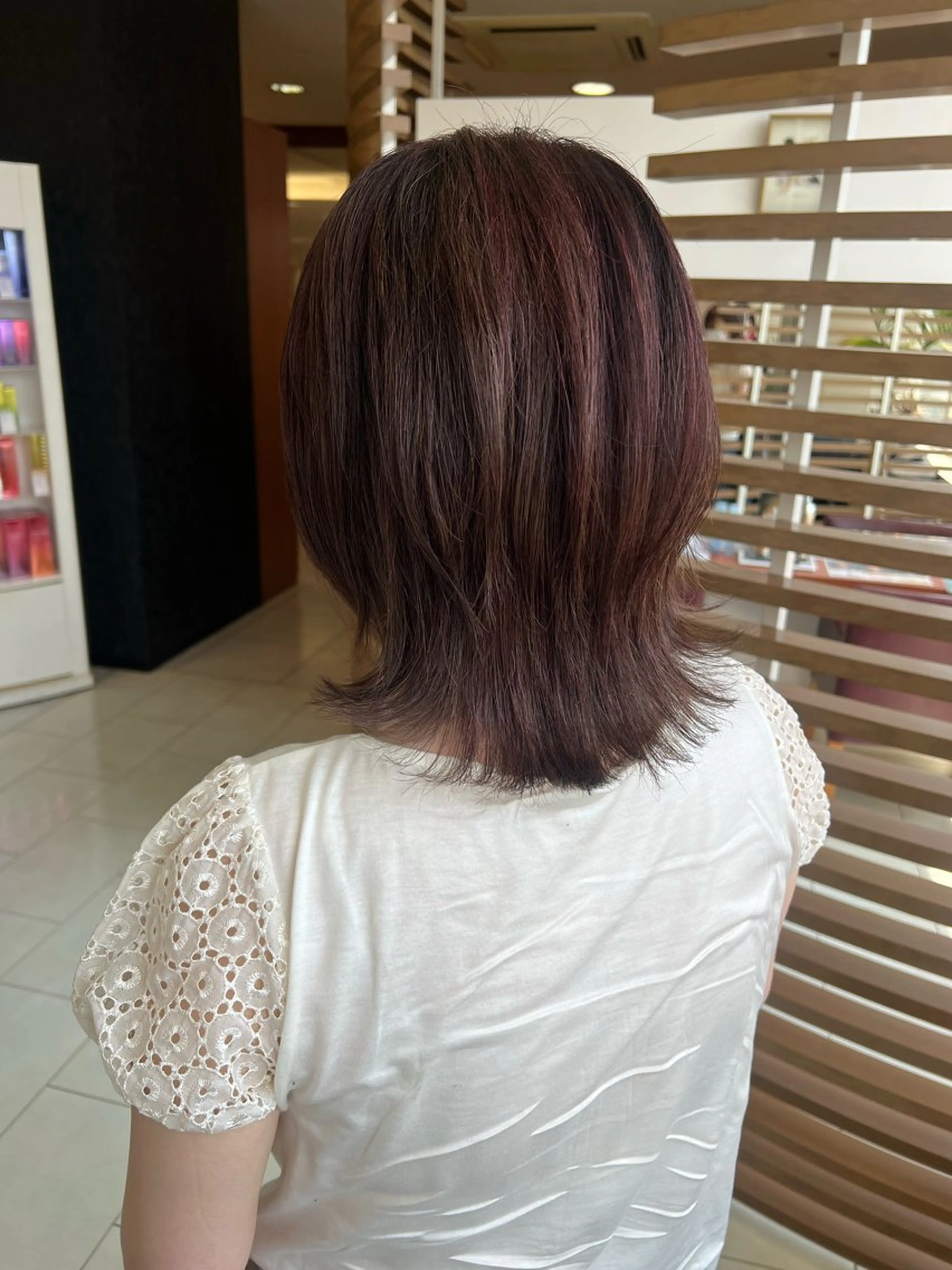 ミディアム ボブ くびれヘア 外ハネヘア カット ラシェンテ宝塚所属・HONOKA /顔周りレイヤー得意の眉毛・アイブロウイメージ