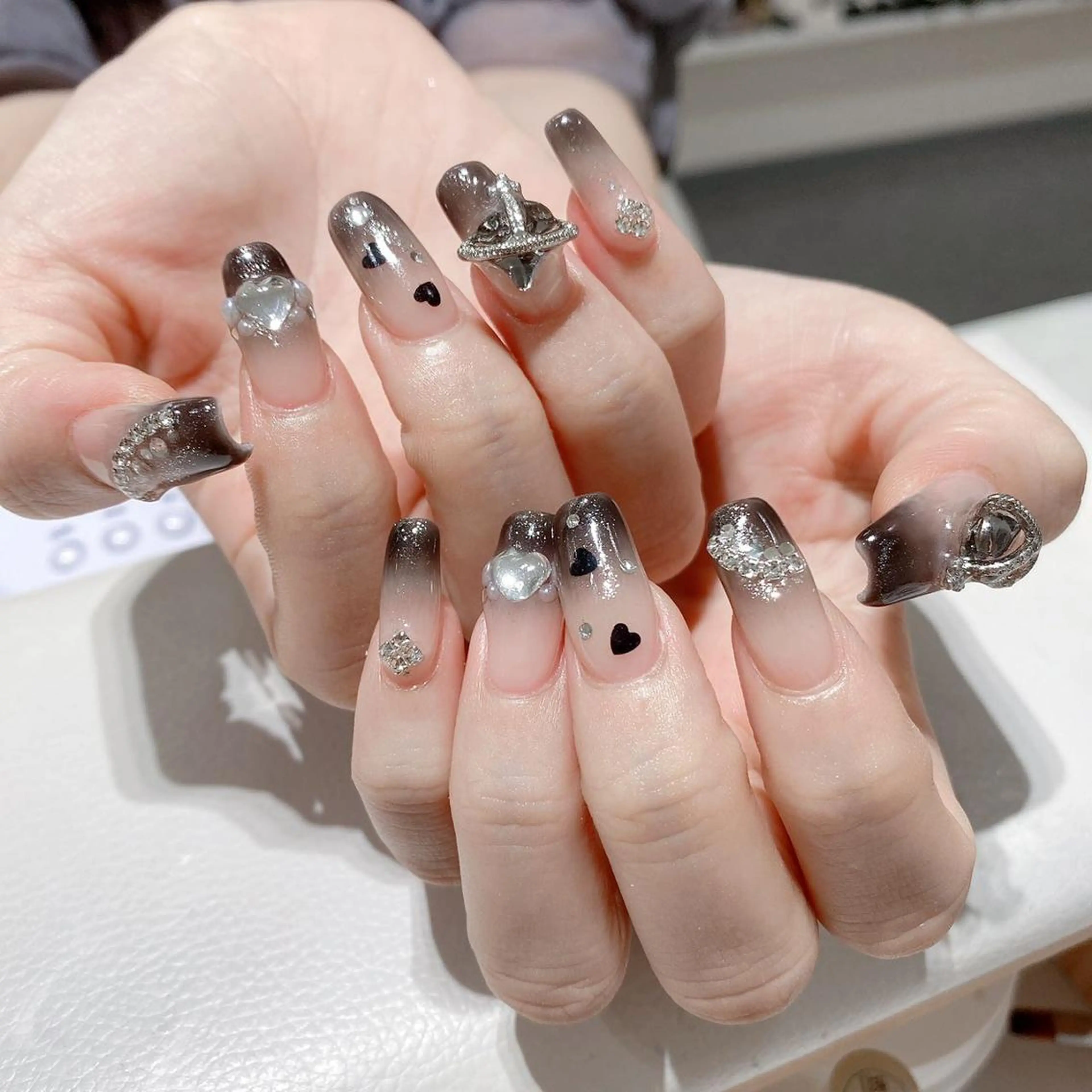 ネイル アートネイル 長さ出し スカルプネイル Queens ひなのネイルデザイン