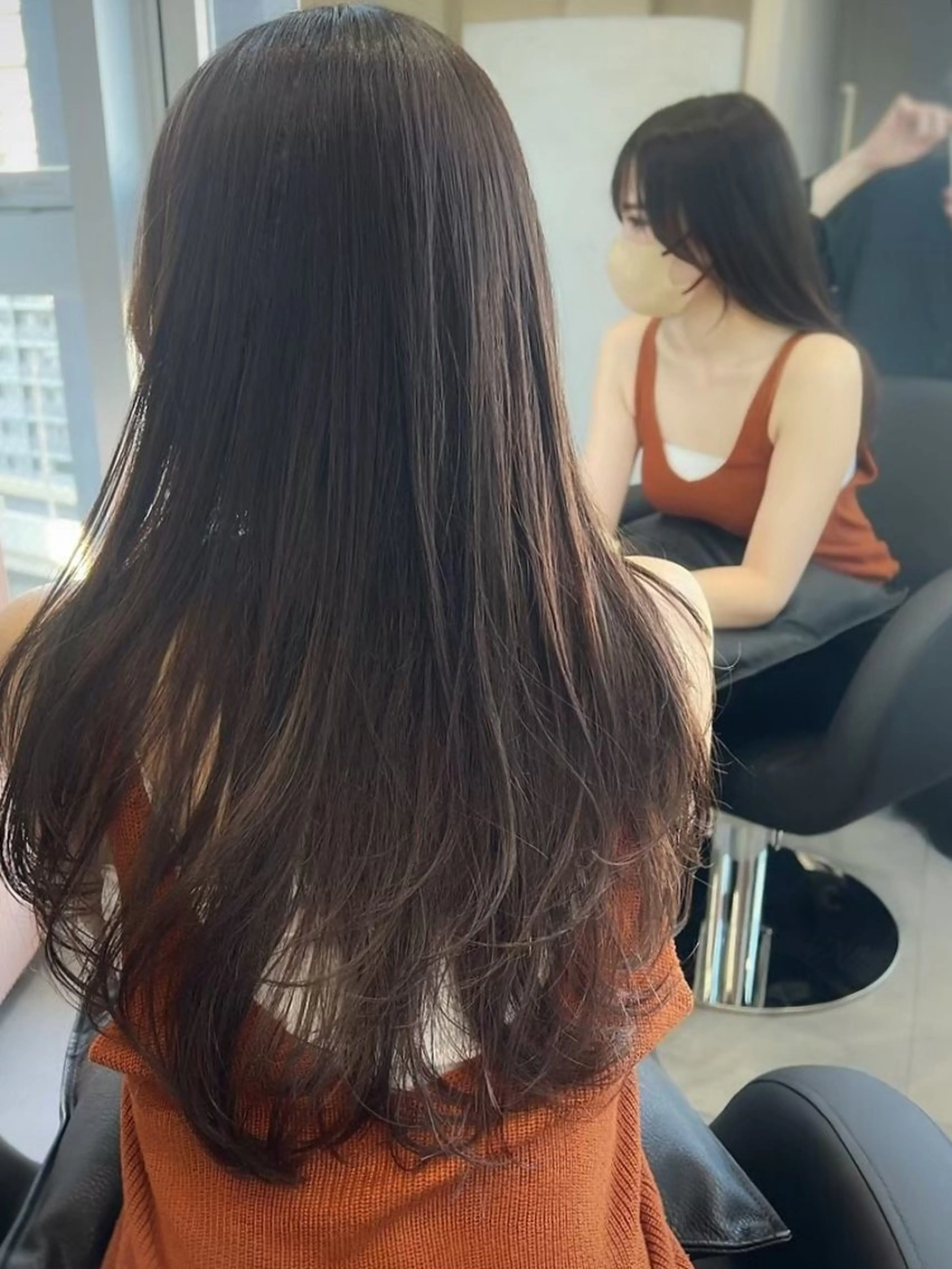 ロング カラー 江坂 misaki のヘアスタイル