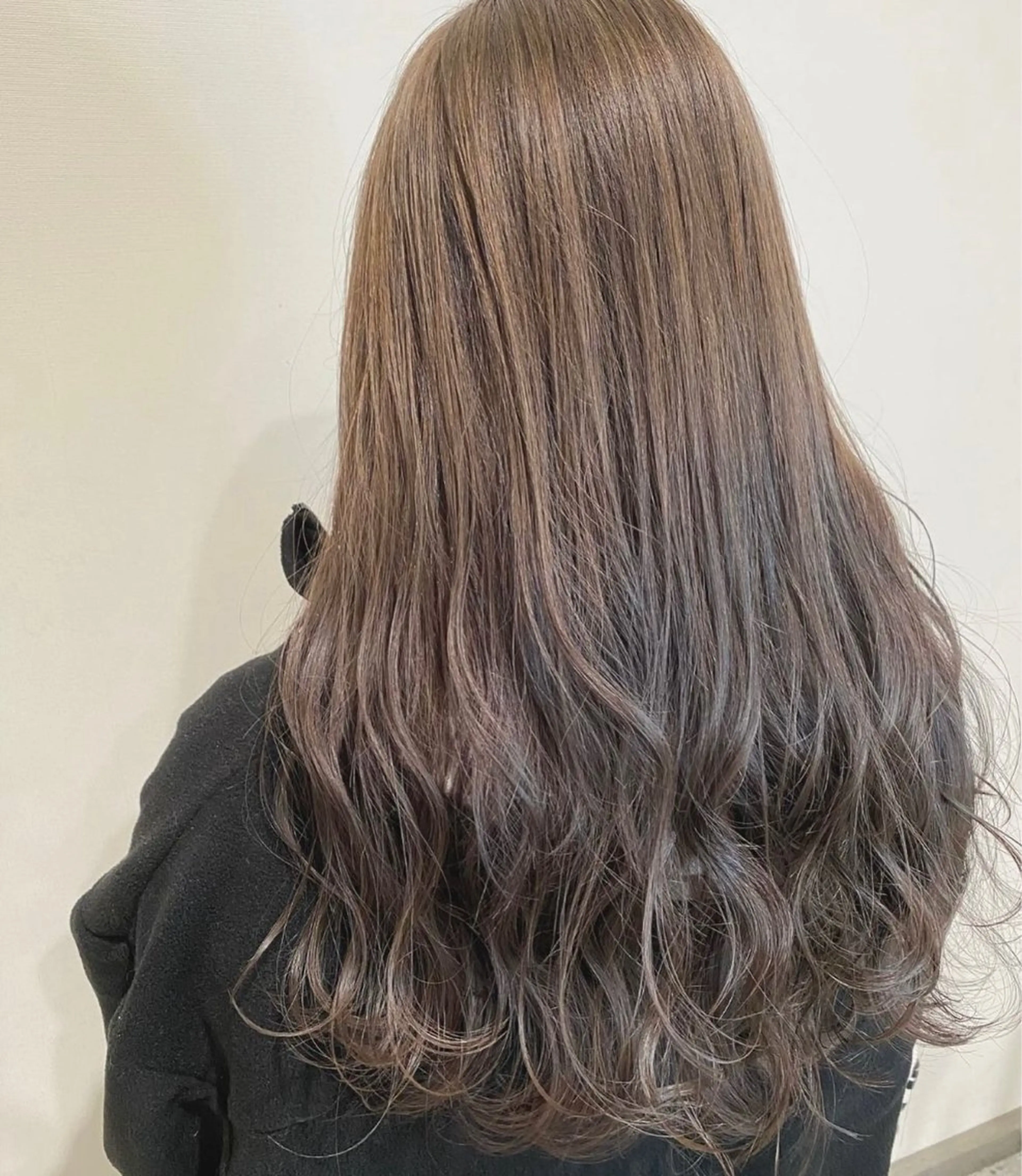 カラー グレージュ 林 美月のヘアスタイル