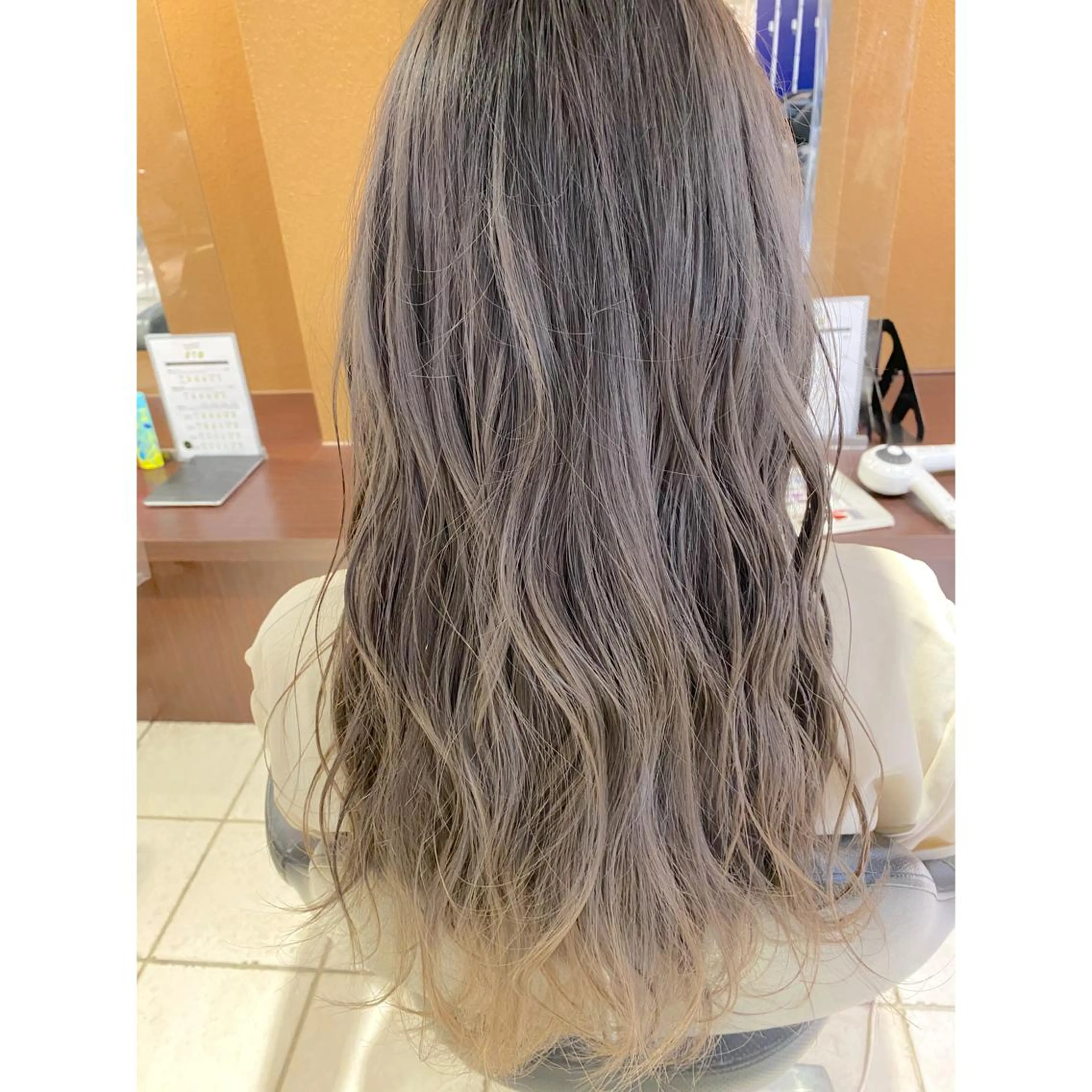 セミロング カット ヘアカラー トリートメント Chèri所属・【ブリーチ特化】 山崎 悠樹のヘアスタイル