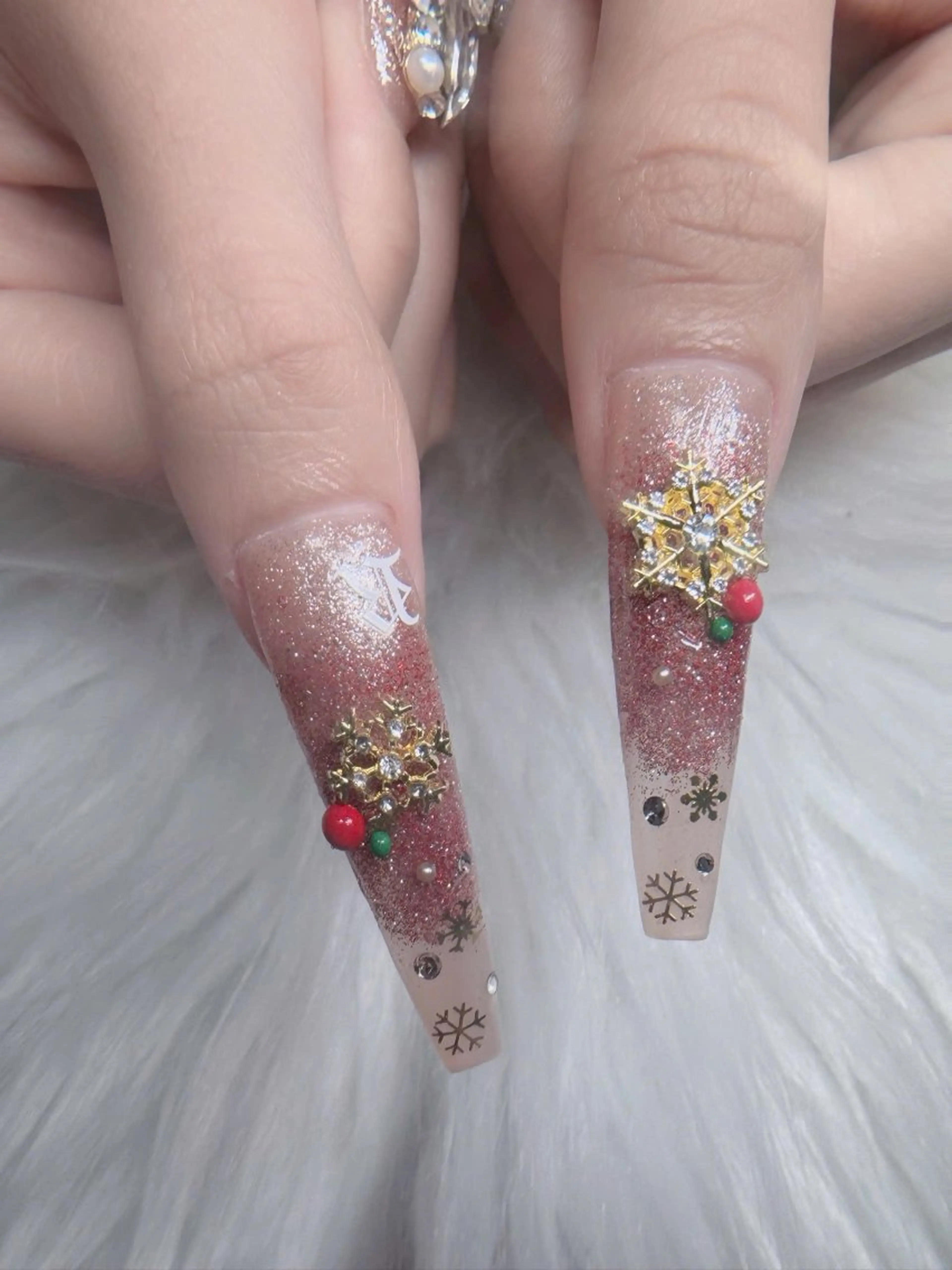 ネイル オーロラネイル フレンチネイル ジェルネイル ハロウィン キラキラネイル ハンドネイル H.baby Nail Salonのネイルデザイン