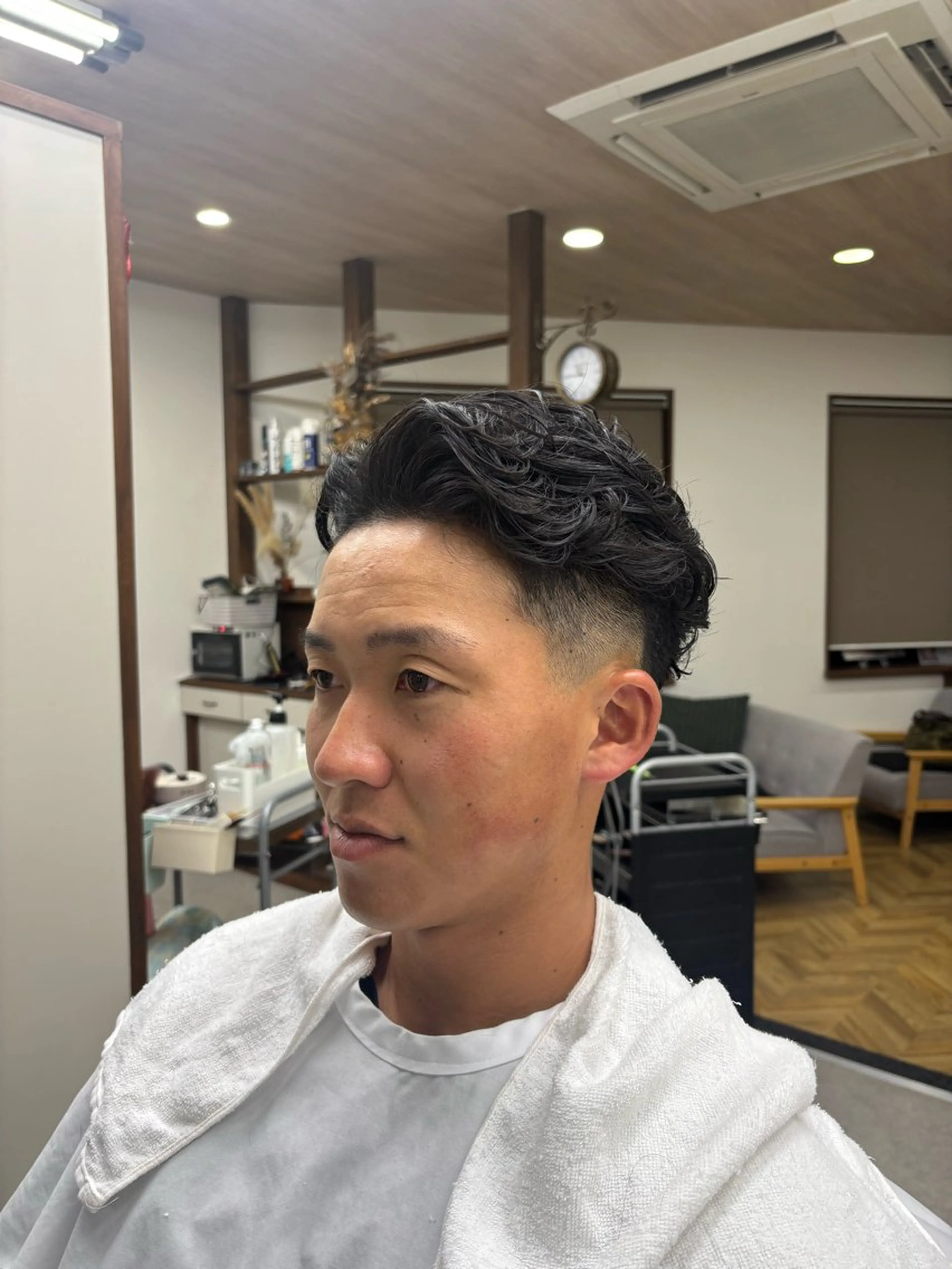 ミディアム メンズ 日野 慎鷹のヘアスタイル
