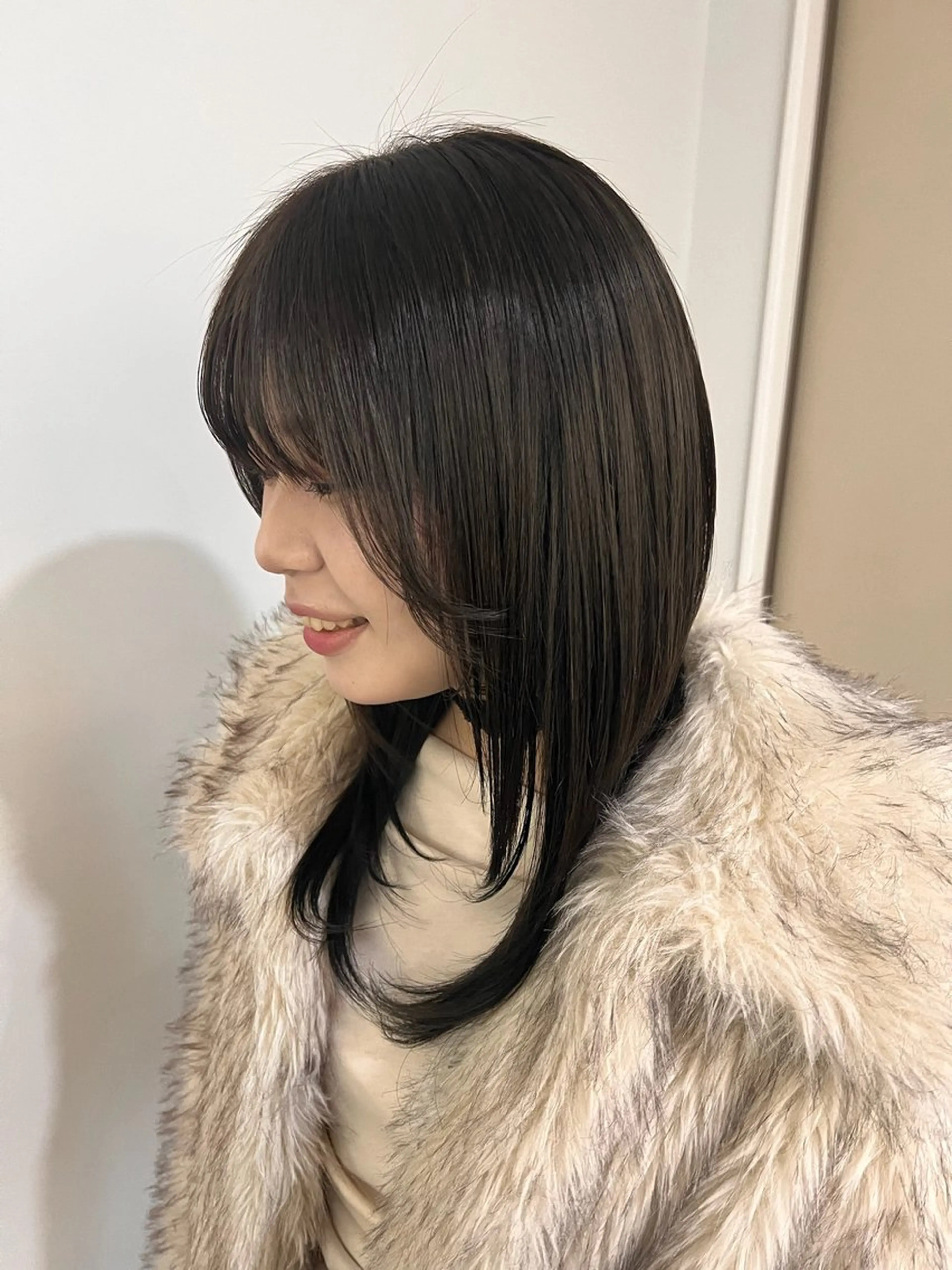 ミディアム カラー 透明感カラー オリーブカラー ヘアカラー トリートメント 小番 茜海のヘアスタイル