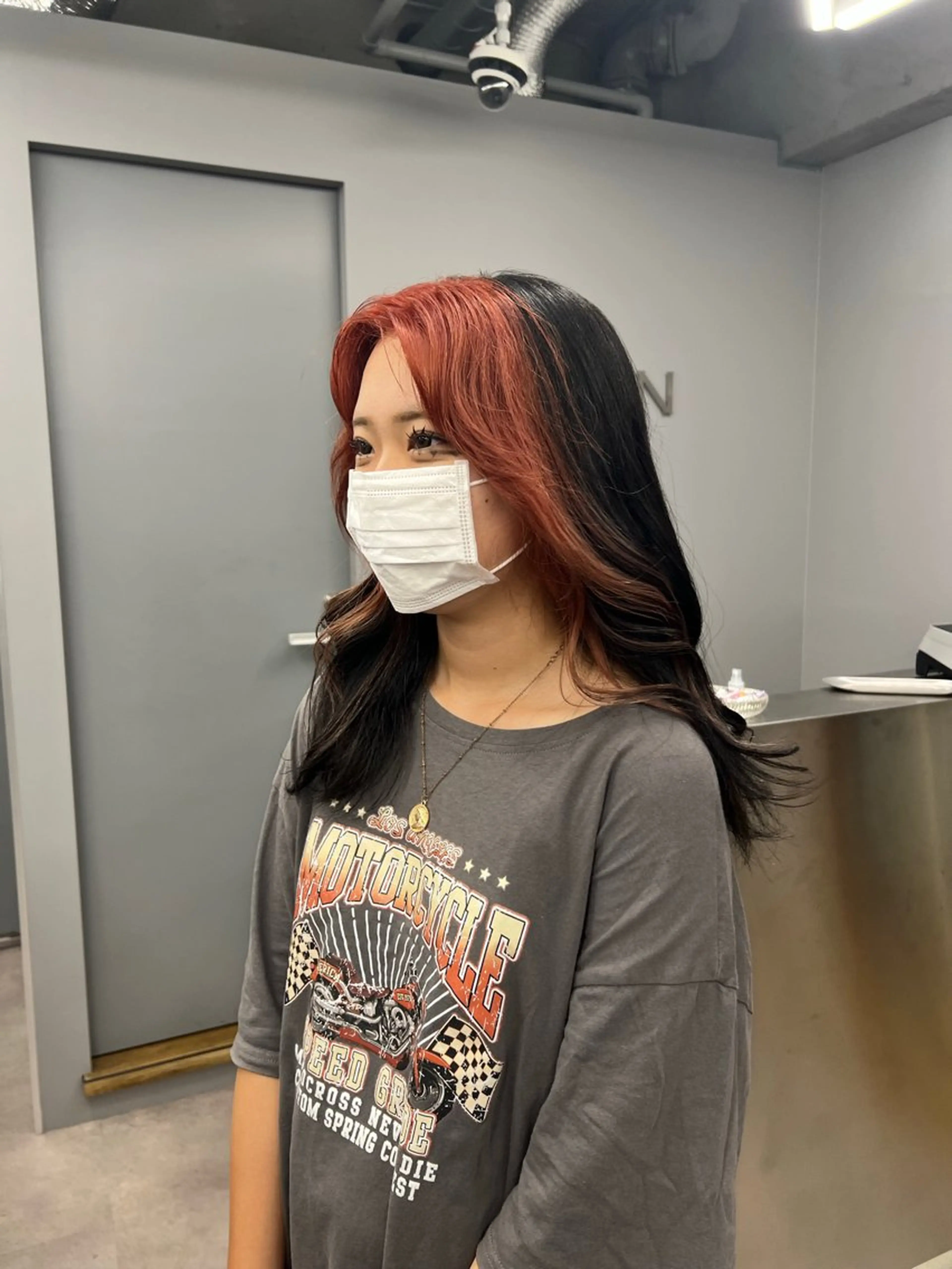 ロング カラー ミストバング  フェイスフレーミング オレンジ SHU｜レイヤー カット/パーマのヘアスタイル