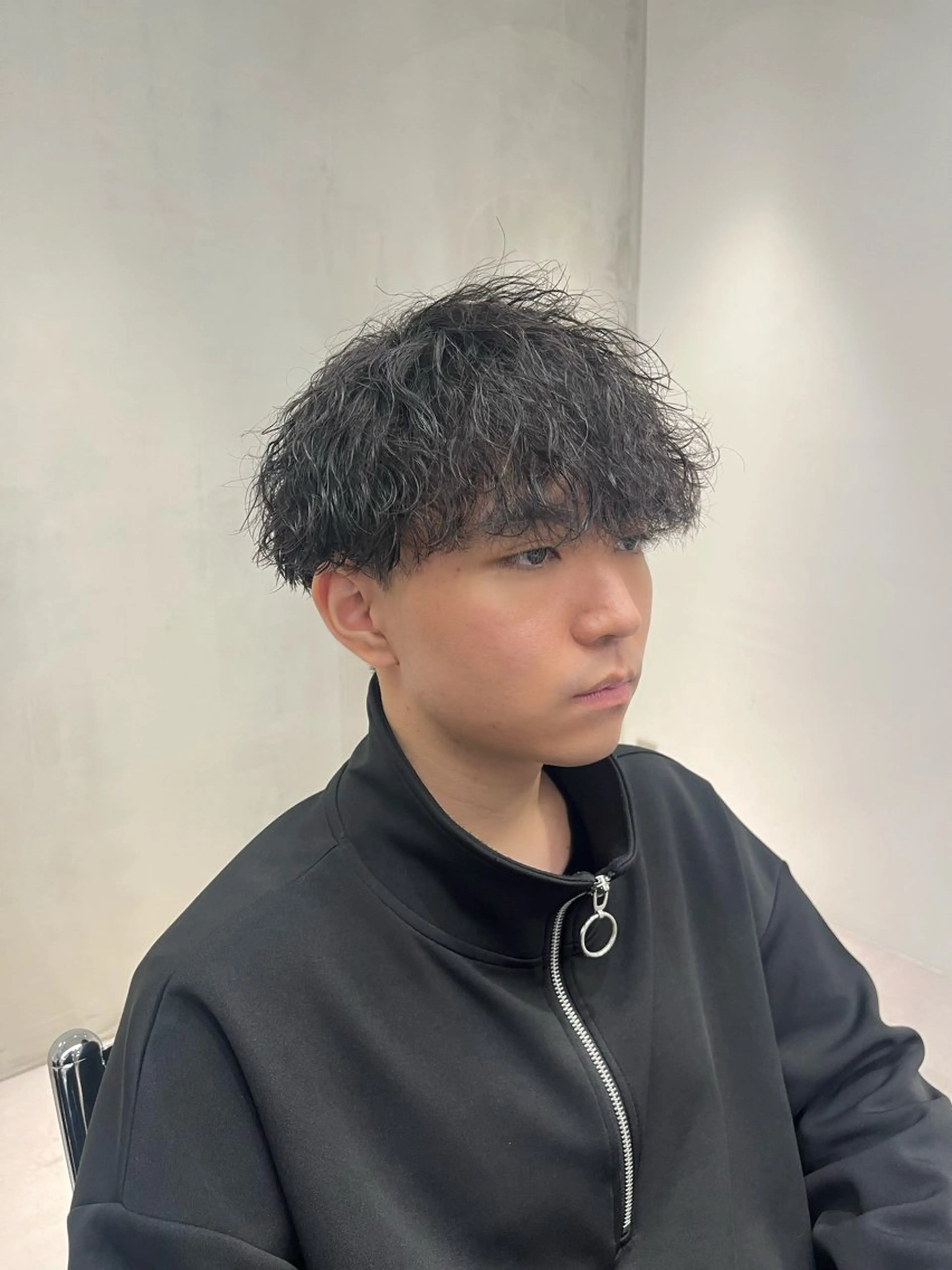 ショート パーマ メンズ ⚡メンズパーマフ ェードカットTomyのヘアスタイル