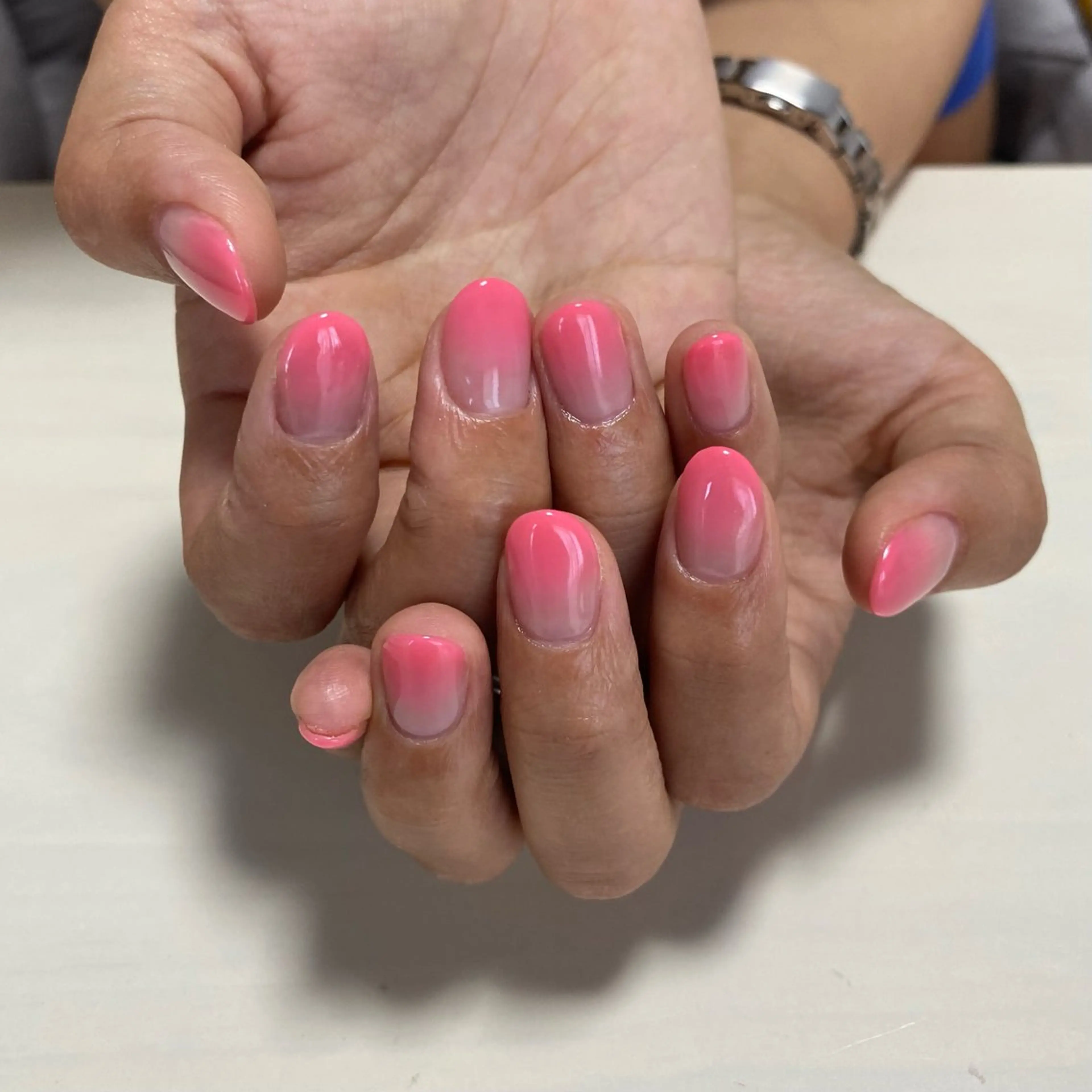 ネイル グラデーション ハンドネイル soleil所属・舞鶴 奈々美のネイルデザイン