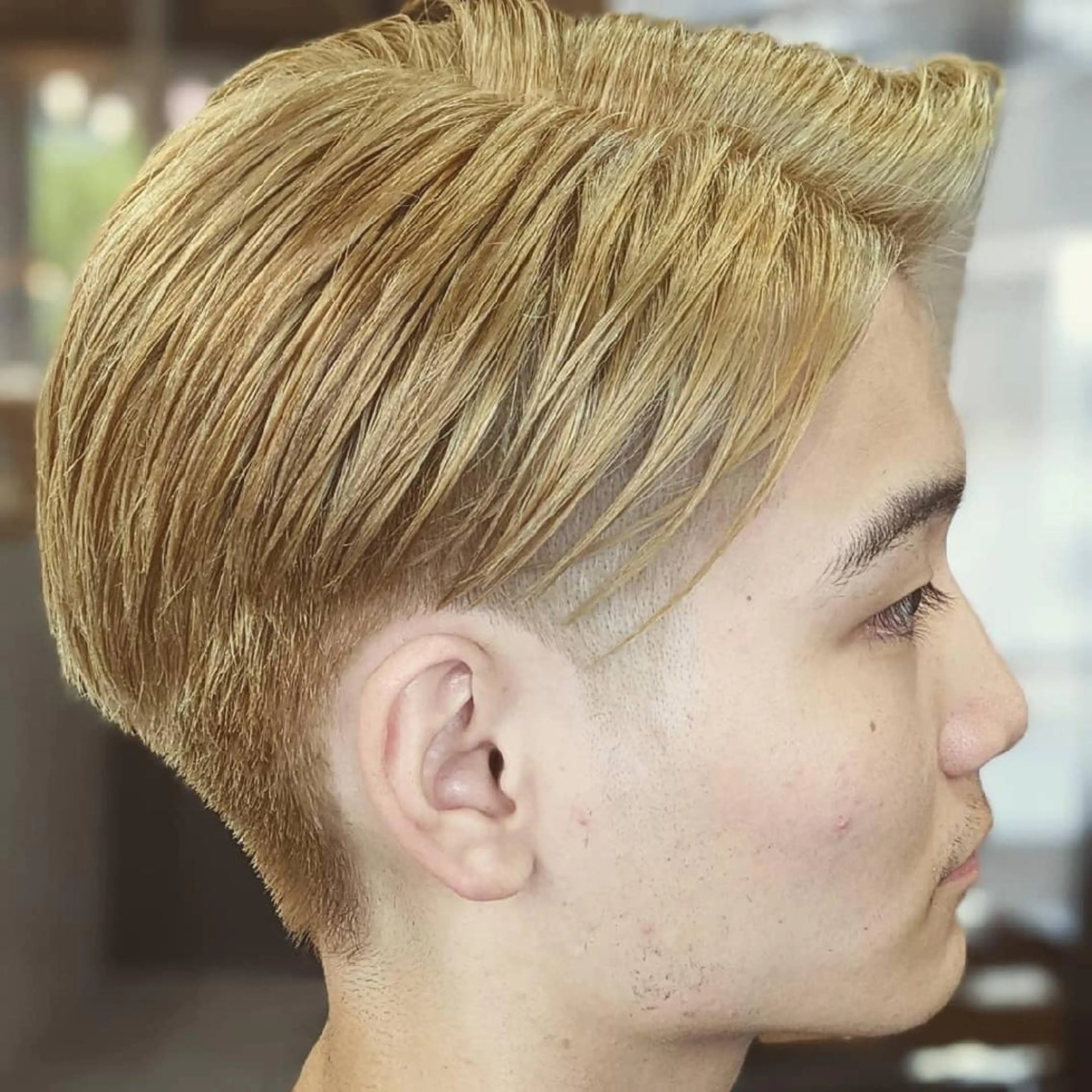 ショート メンズ カラー メンズブリーチ フェードカット ブリーチ 💈山本  卓士💈のヘアスタイル