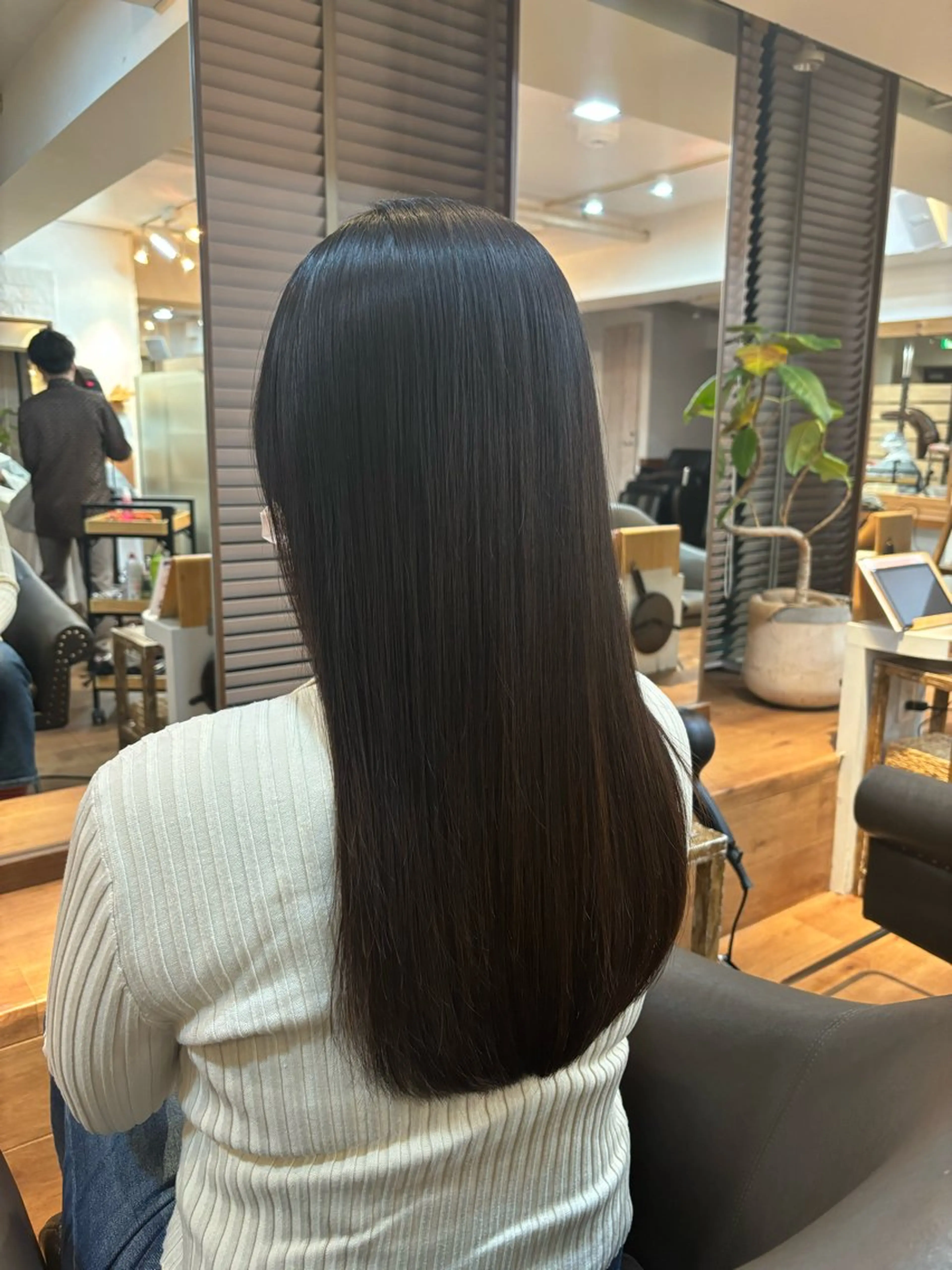 ロング カット 縮毛矯正 日髙 愛華のヘアスタイル